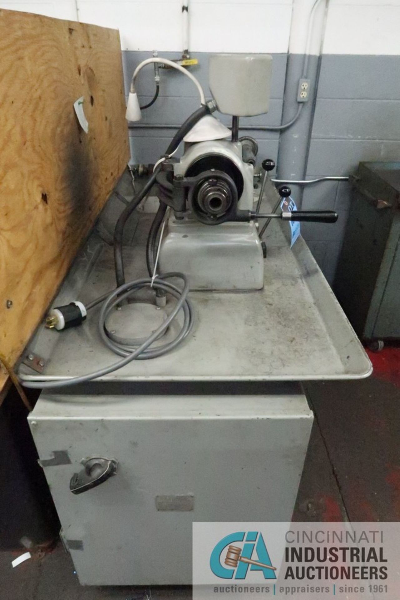 9" X 20" HARDINGE DV-59 DOVETAIL BED PRECISION LATHE; S/N N/A, COLLET CHUCK, 1-1/4" THROUGH HOLE, - Image 6 of 9