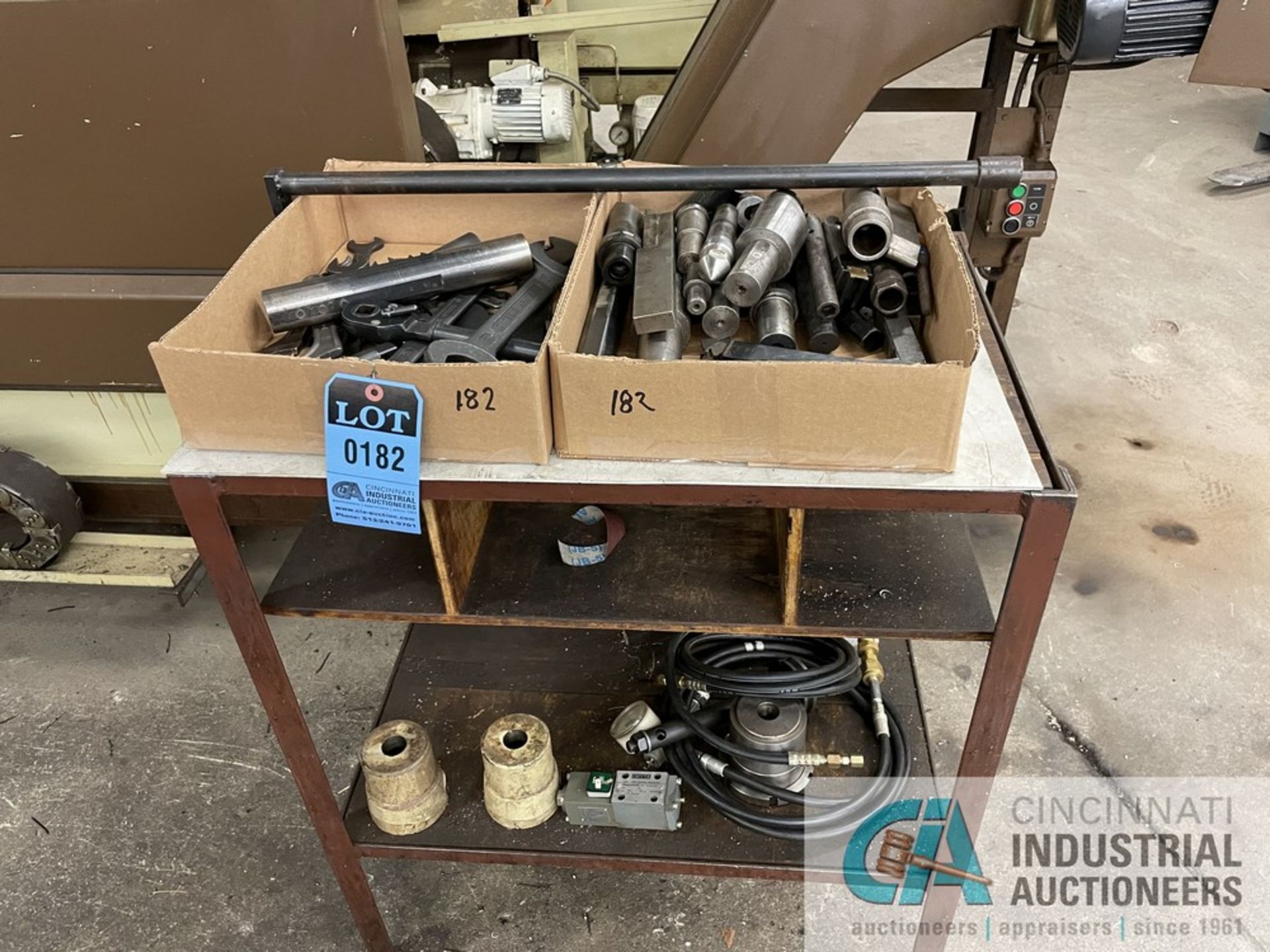 (LOT) ASSORTED LATHE TOOLING ON BENCH