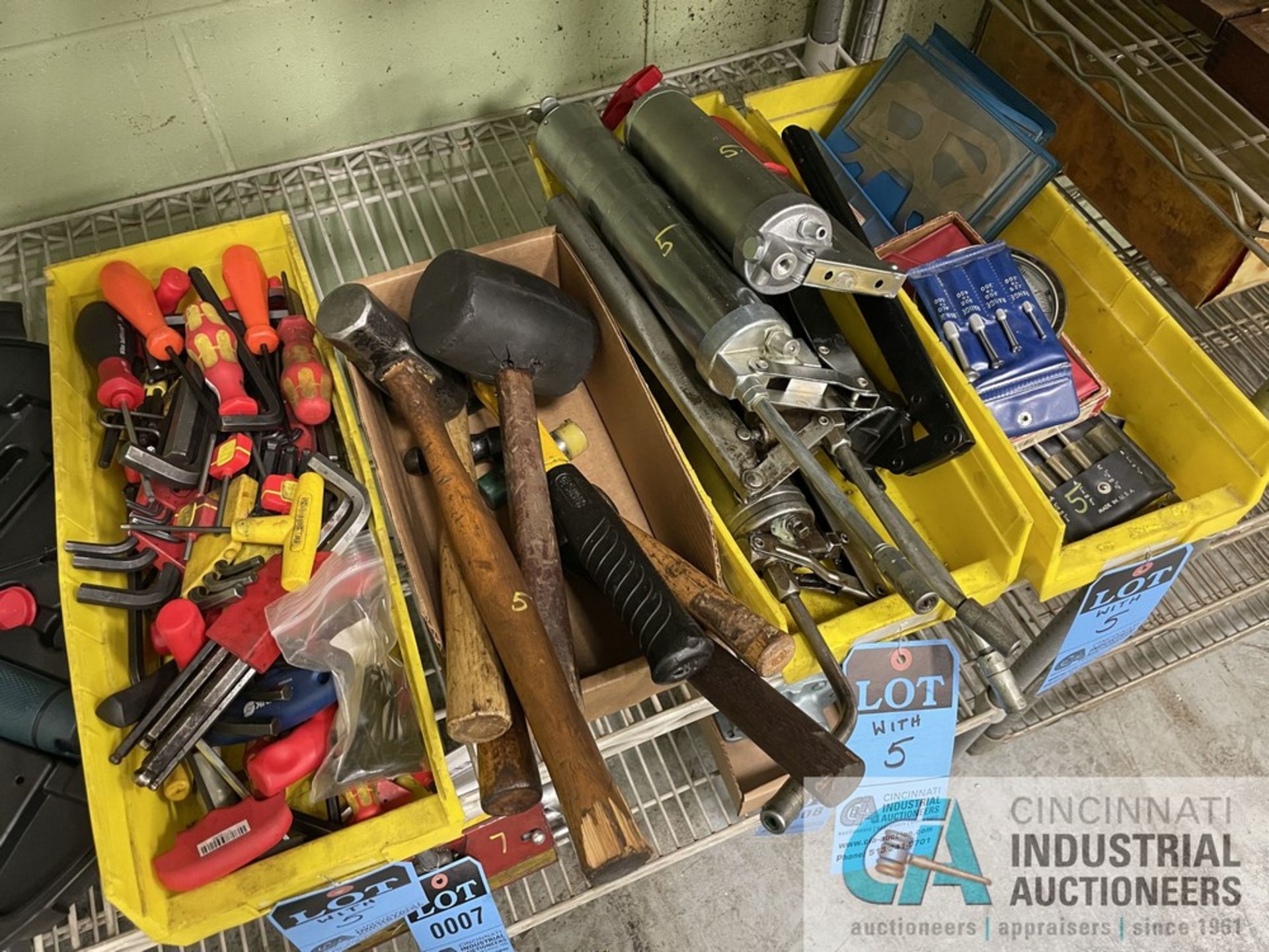 (LOT) ASSORTED TOOLS & 2ND SHELF; HOLE SAWS, MALLETS, GREASE GUNS & OTHERS - Image 4 of 4