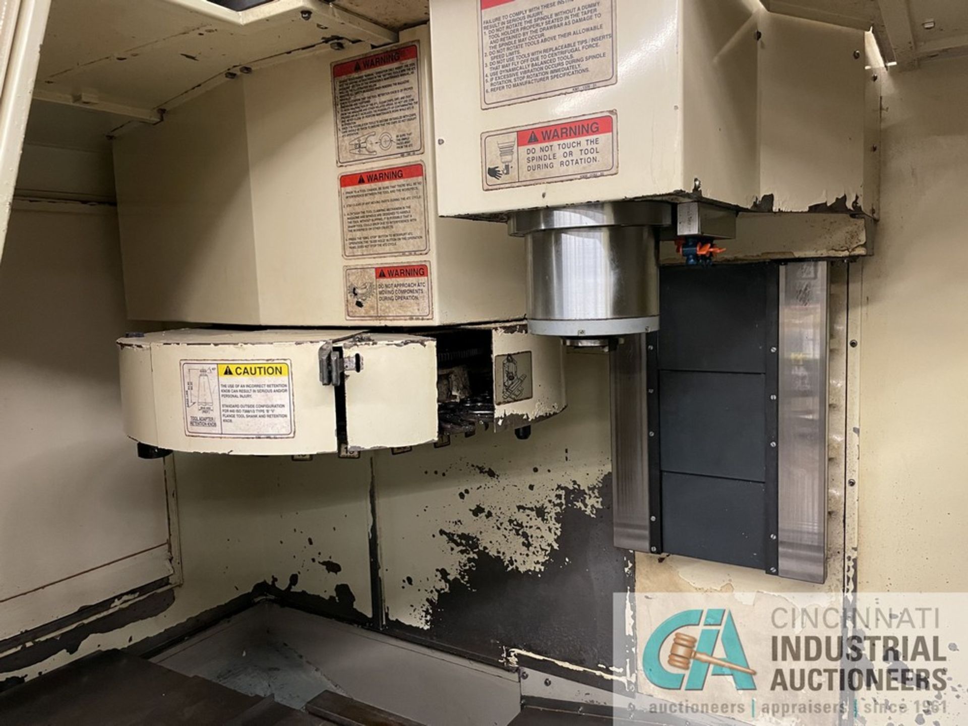 OKUMA CADET MATE CNC VERTICAL MACHINING CENTER; S/N 0134, 20" X 40" TABLE, 40-TAPER SPINDLE, OSP700M - Image 5 of 10