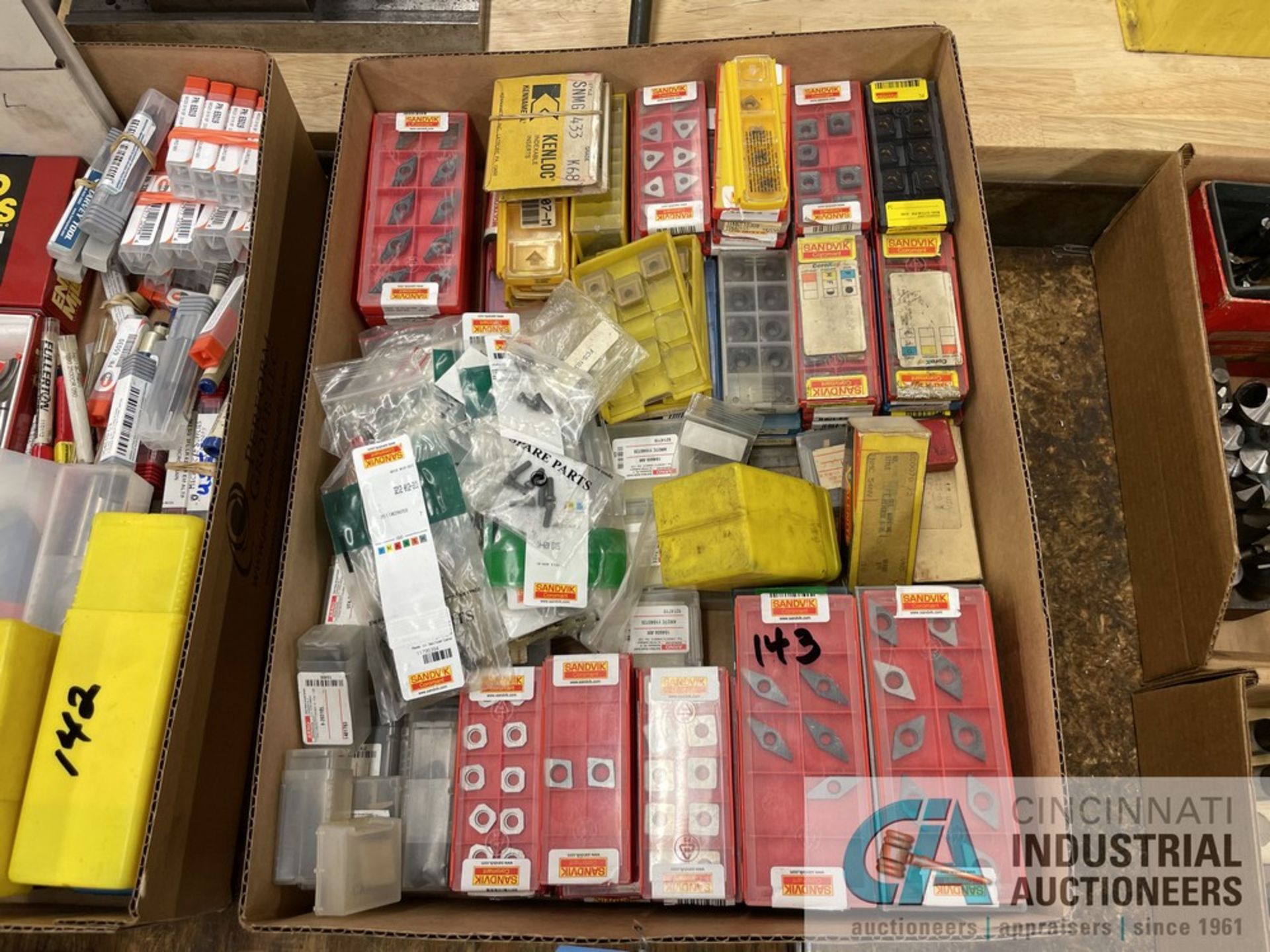 (LOT) ASSORTED CARBIDE INSERTS