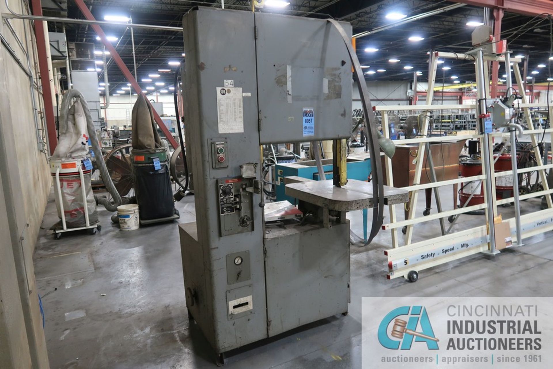 24" GROB MODEL 4V-24 VERTICAL BAND SAW; S/N 1909, W/ GROB MODEL RW-A BLADE WELDER - Image 2 of 13