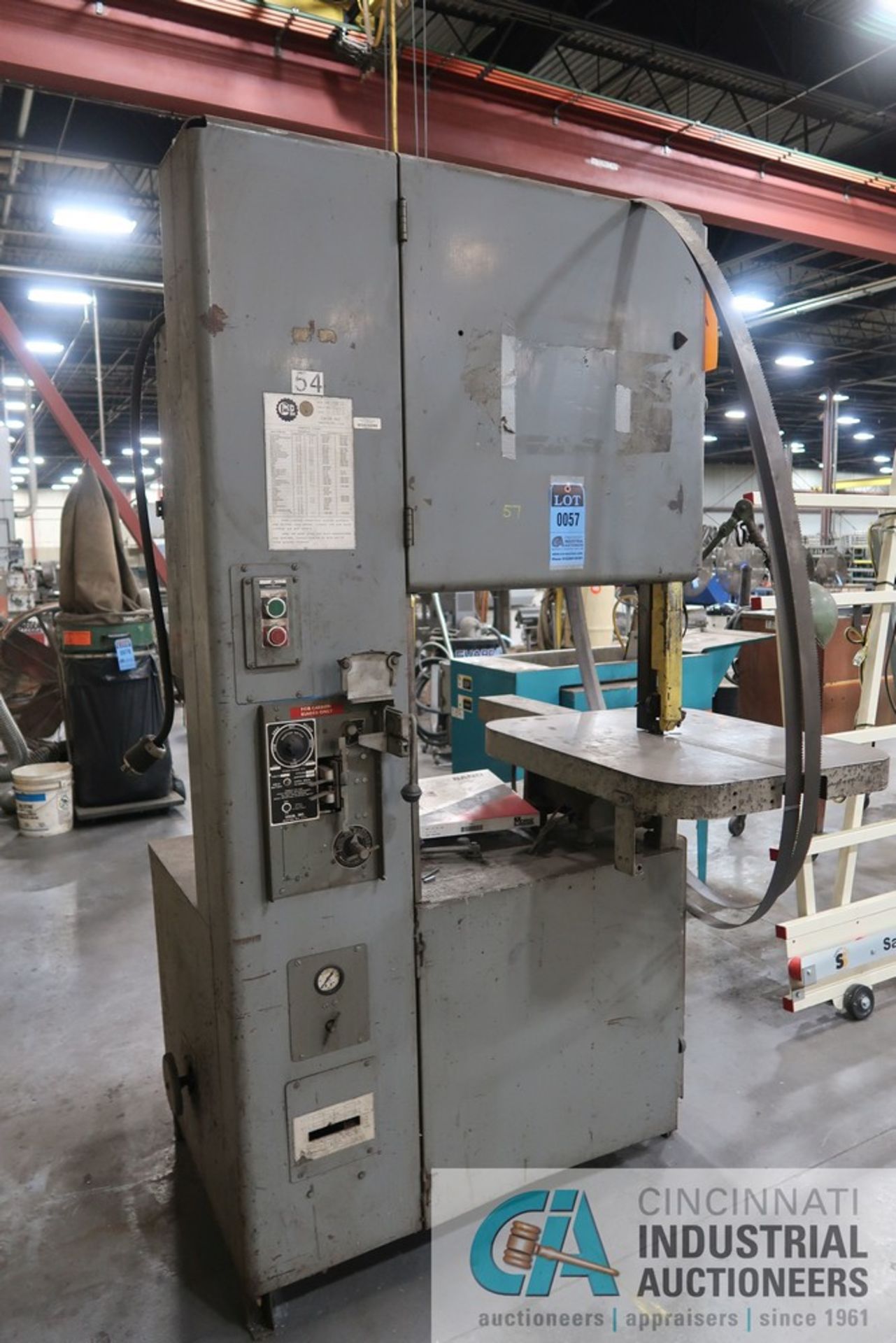 24" GROB MODEL 4V-24 VERTICAL BAND SAW; S/N 1909, W/ GROB MODEL RW-A BLADE WELDER