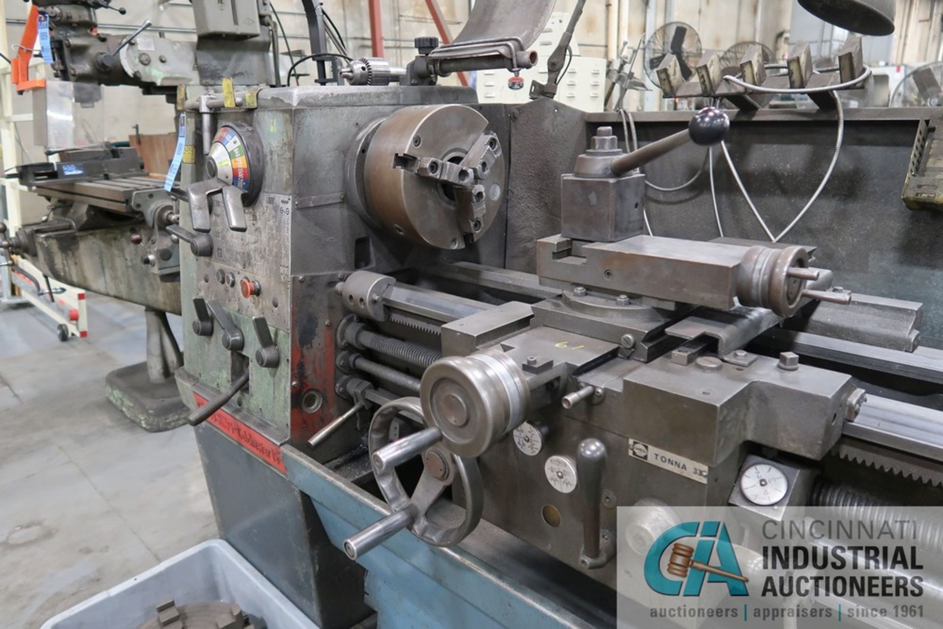 15" X 40" CLAUSING MODEL COLCHESTER 15 GEARED HEAD ENGINE LATHE; S/N 6/0015/06887, W/ ACCU-RITE - Image 4 of 12