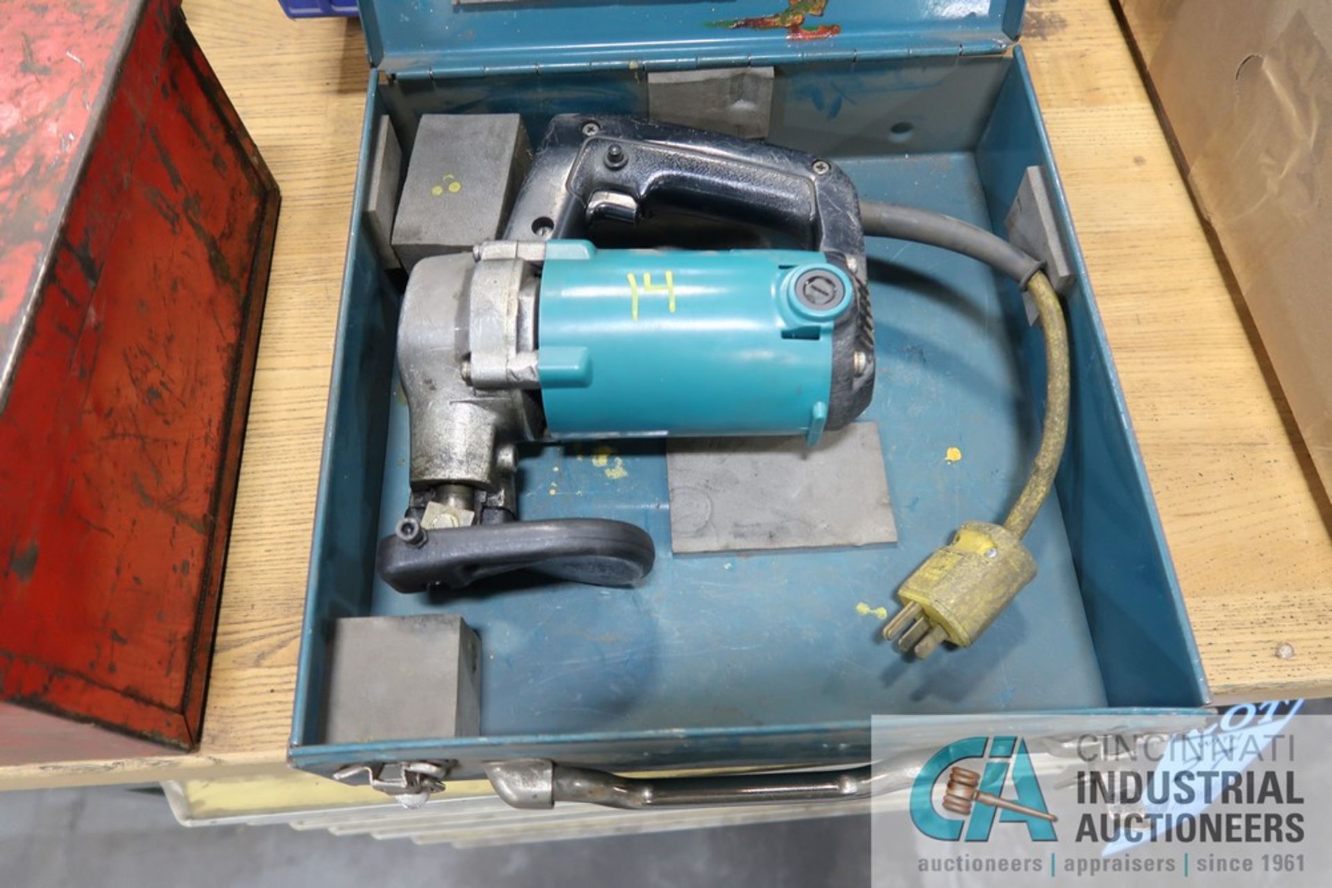 MAKITA 10-GAUGE ELECTRIC SHEAR