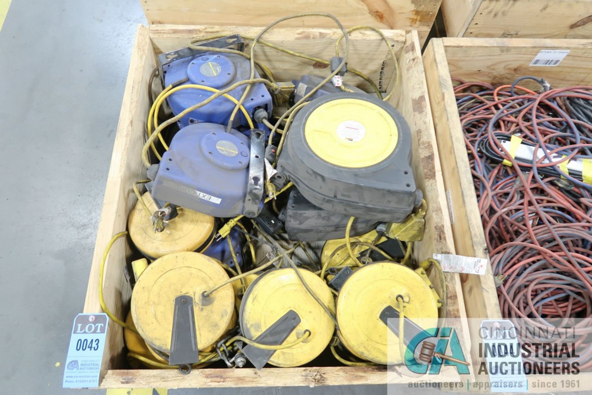 CRATE MISC. ELECTRIC CORD REELS