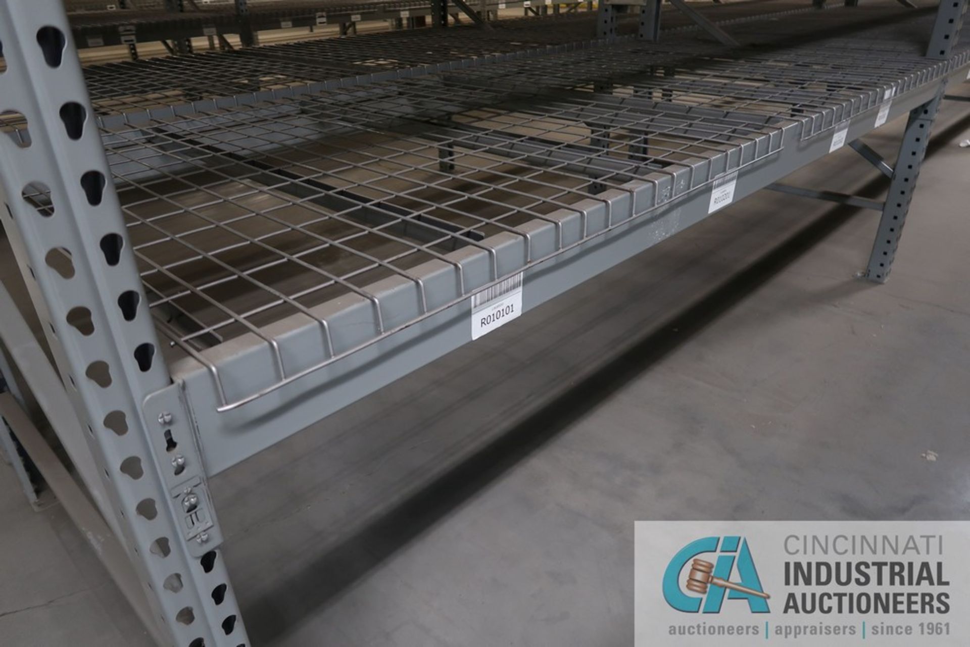 SECTIONS 50" X 108" X 96" HIGH SPACERAK TEAR DROP STYLE ADJUSTABLE BEAM PALLET WITH WIRE DECKING - Image 4 of 6