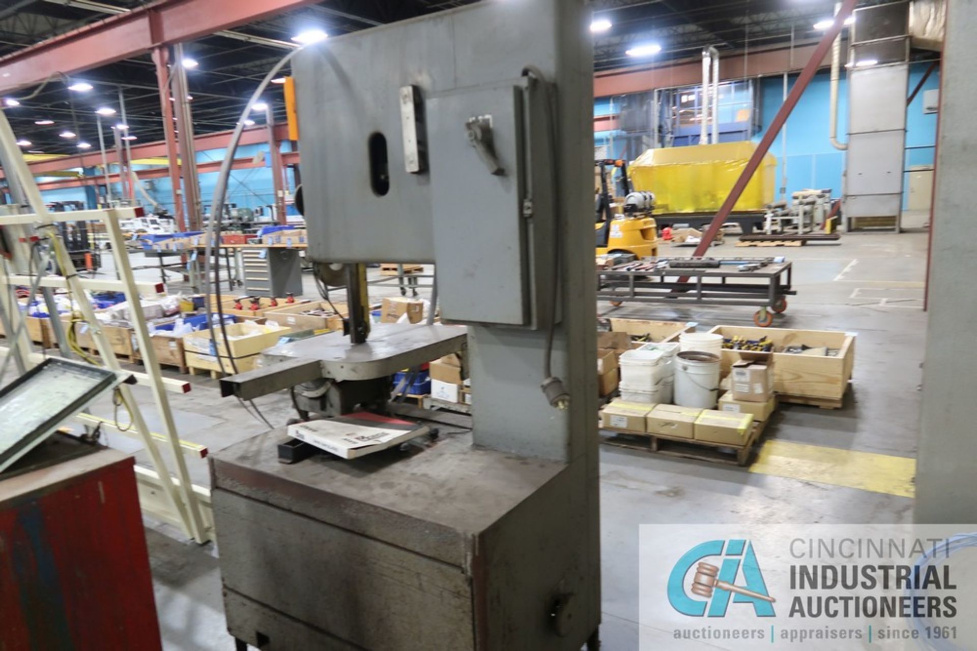 24" GROB MODEL 4V-24 VERTICAL BAND SAW; S/N 1909, W/ GROB MODEL RW-A BLADE WELDER - Image 8 of 13