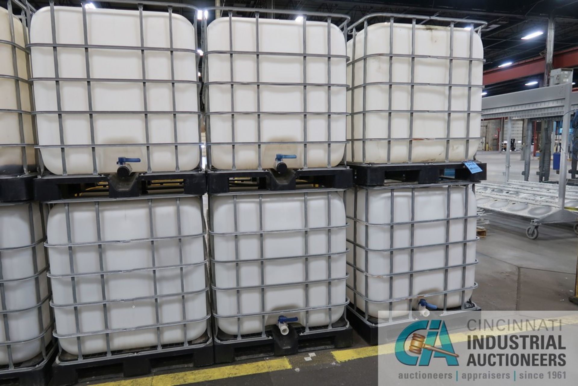 275 GALLON APPROX POLYETHYLENE STEEL CAGED LIQUID STORAGE TOTES *ONLY HAD WATER STORED IN THEM*