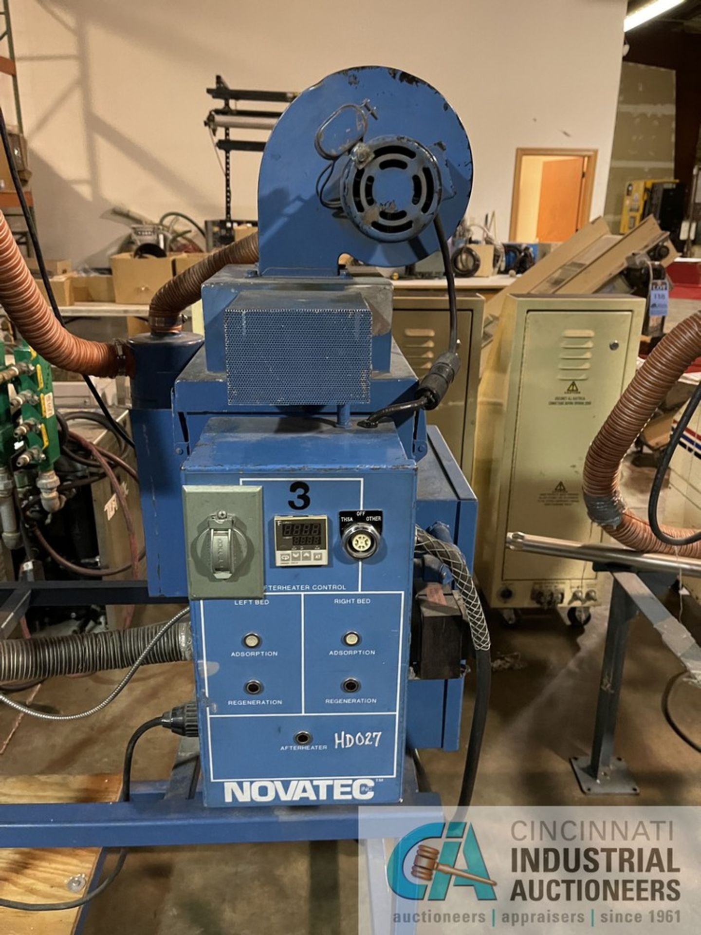 NOVATEC MODEL MD-25A DESICCANT DRYER; S/N 3-6312-1839, WITH 100 LB. INSULATED HOPPER, BUNTING MAGNET - Image 3 of 5