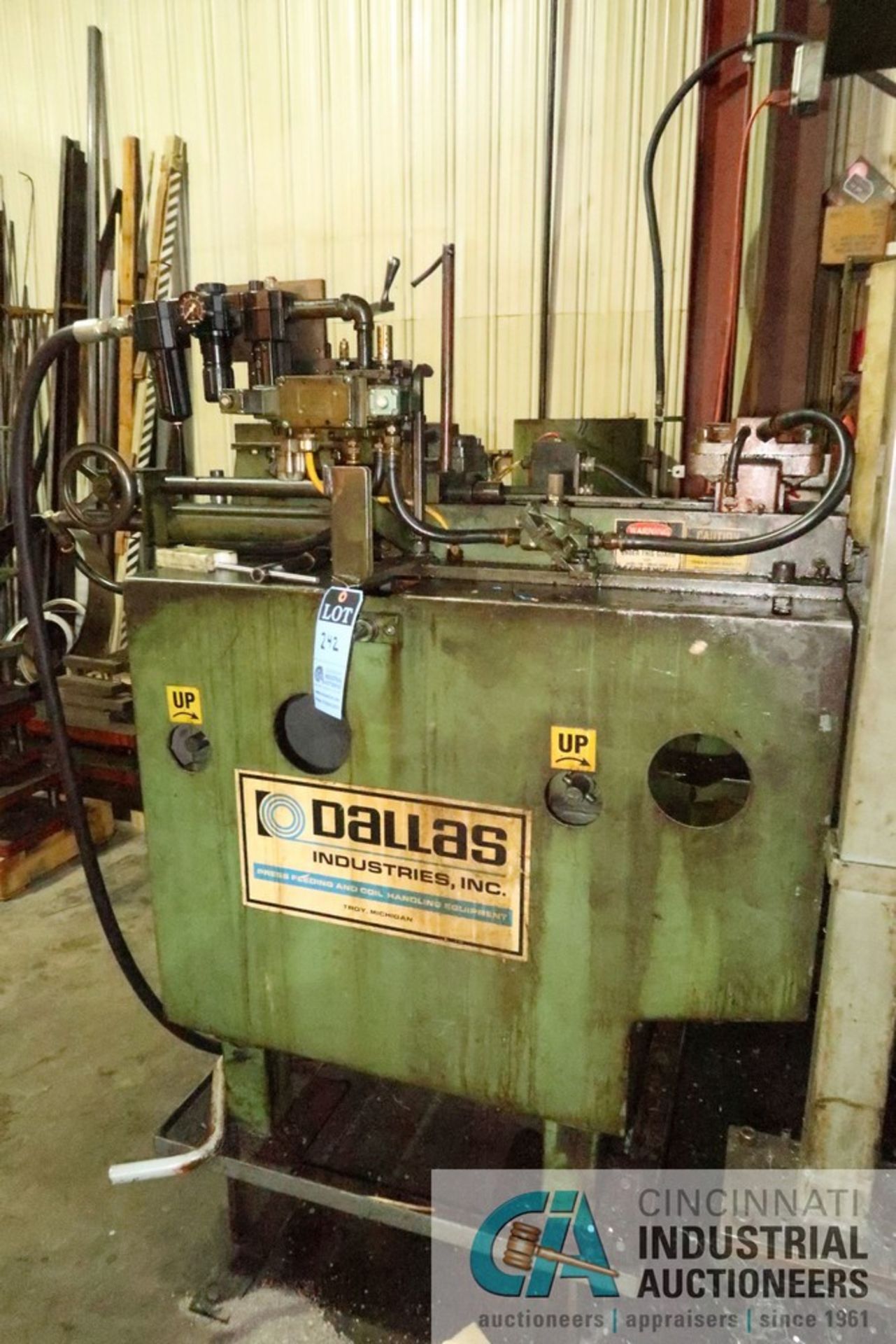 DALLAS MODEL D250 AIR FEEDER / STRAIGHTENER; S/N 17639, 125" X 12" WIDE CAPACITY, 5-ROLLERS