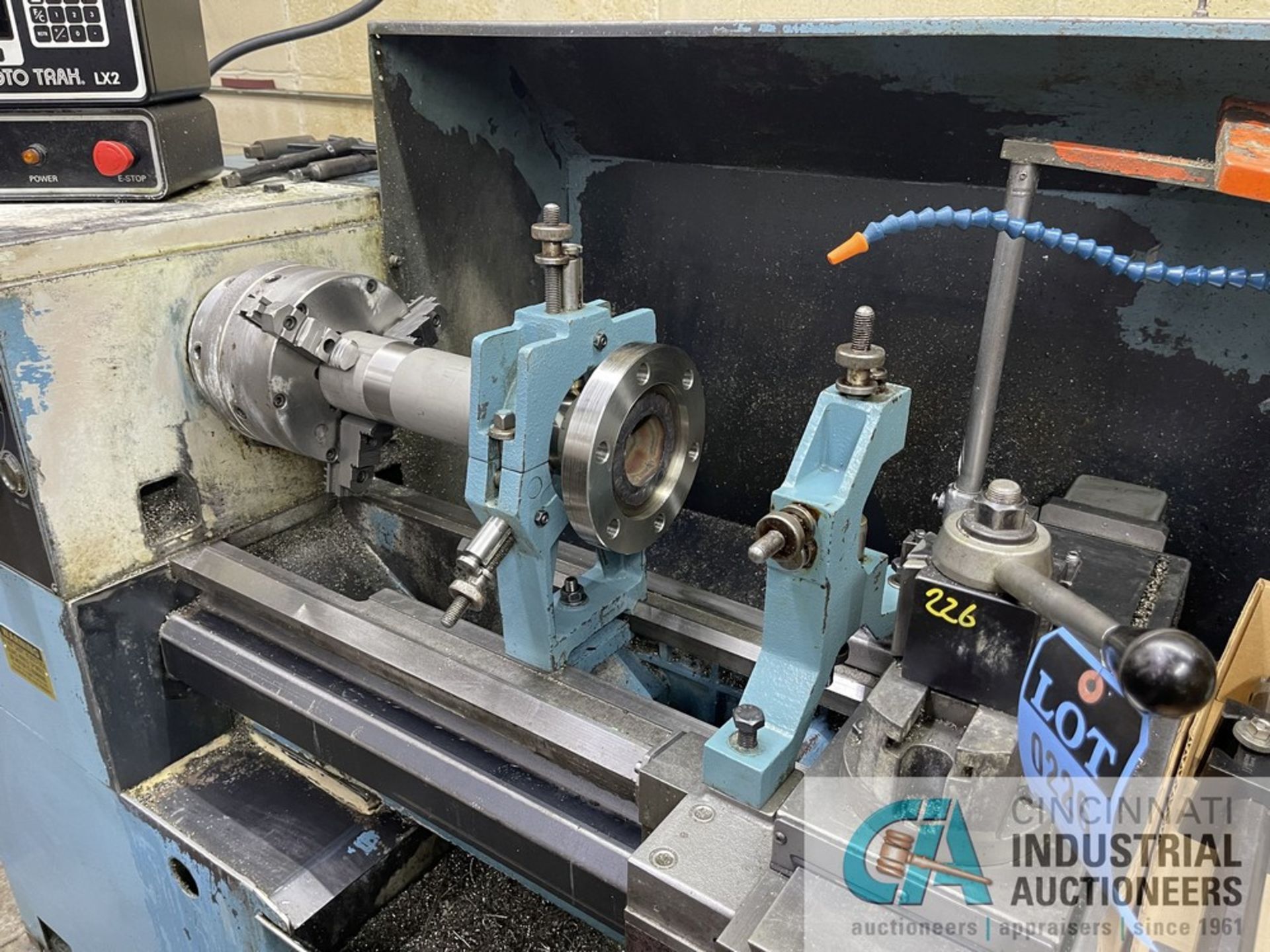 17" X 45" SWI TRAK TRL 1745P CNC FLAT BED ENGINE LATHE; S/N 967002, 8" 3-JAW CHUCK, SPINDLE SPEED - Image 5 of 13