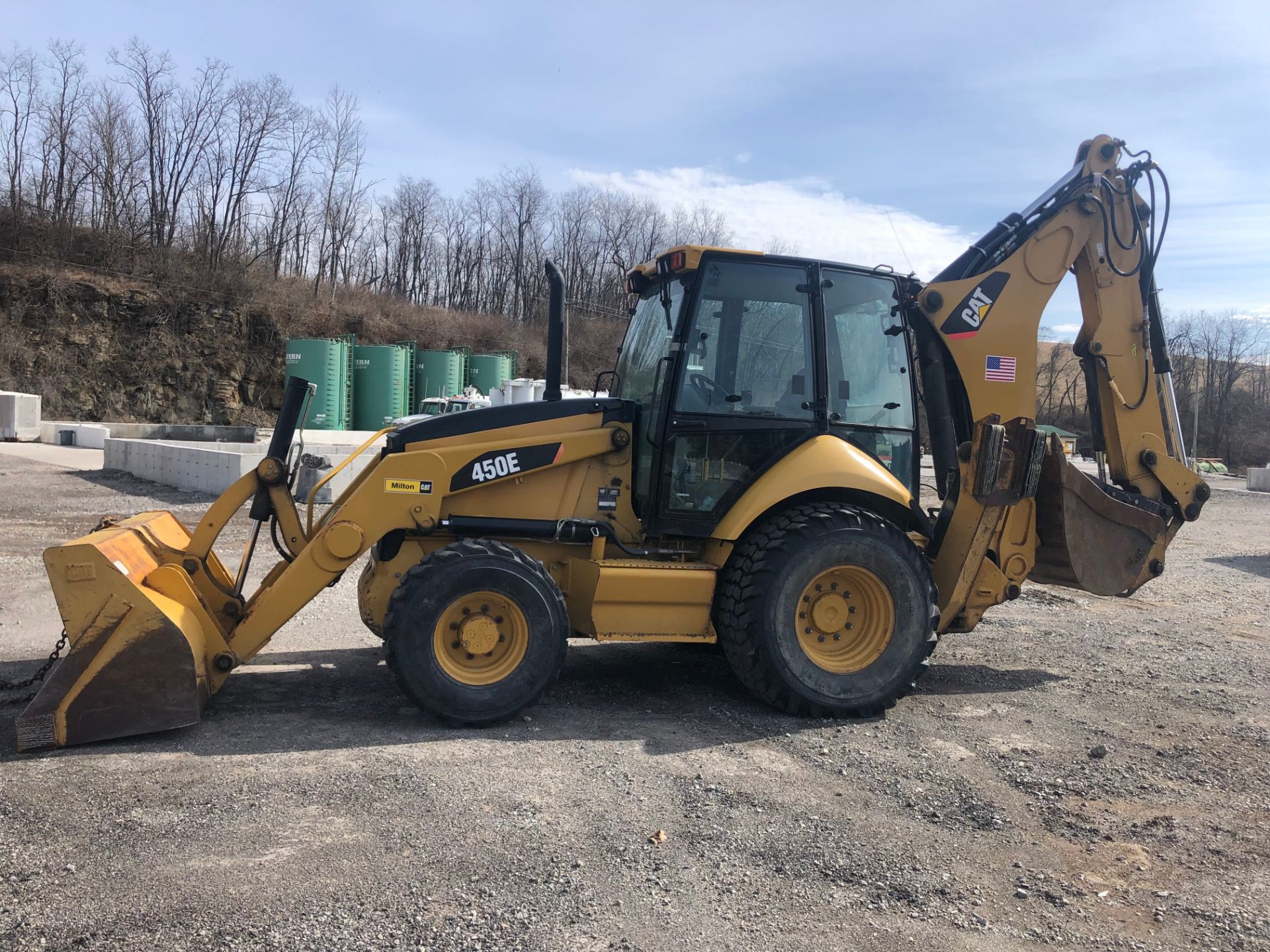 CATERPILLAR MODEL 450E 4X4 RUBBER TIRE BACKHOE; S/N CAT0450EAEBL00233, HYDRAULIC DRIVE, 30" - Image 2 of 21