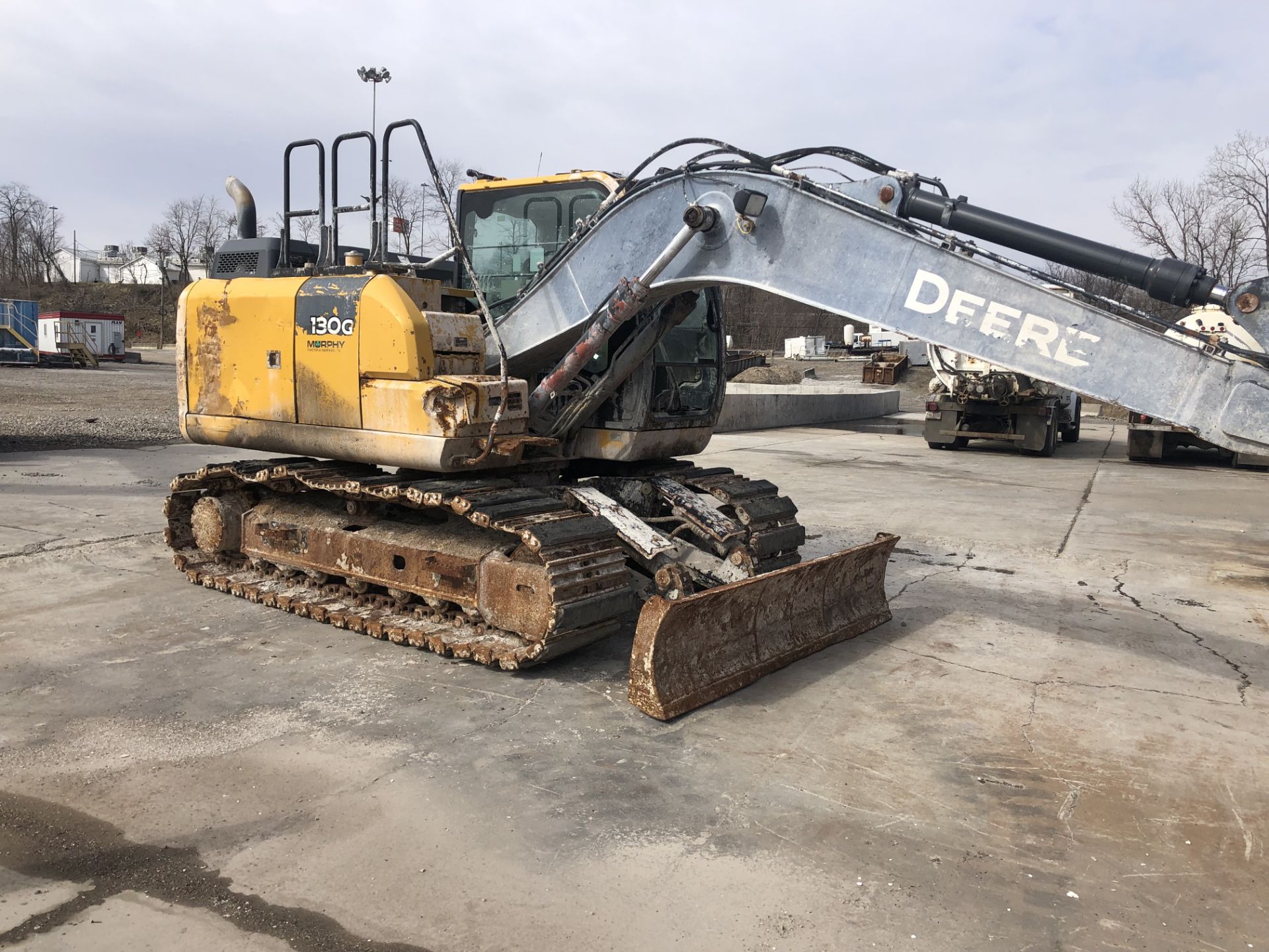 2016 JOHN DEERE MODEL G130 RUBBER TRACK EXCAVATOR, 29" TRACKS, 102" BLADE, 14130 HOURS **LOCATED AT