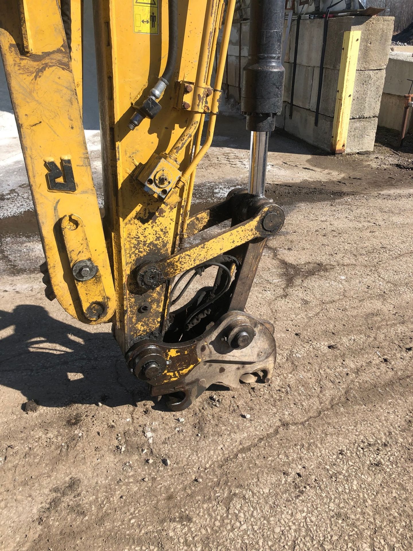 2014 CATERPILLAR MODEL 314 ELCR EXCAVATOR, S/N: CAT0314ECZJT0012, 36" DITCHING BUCKET, THUMB - Image 9 of 32