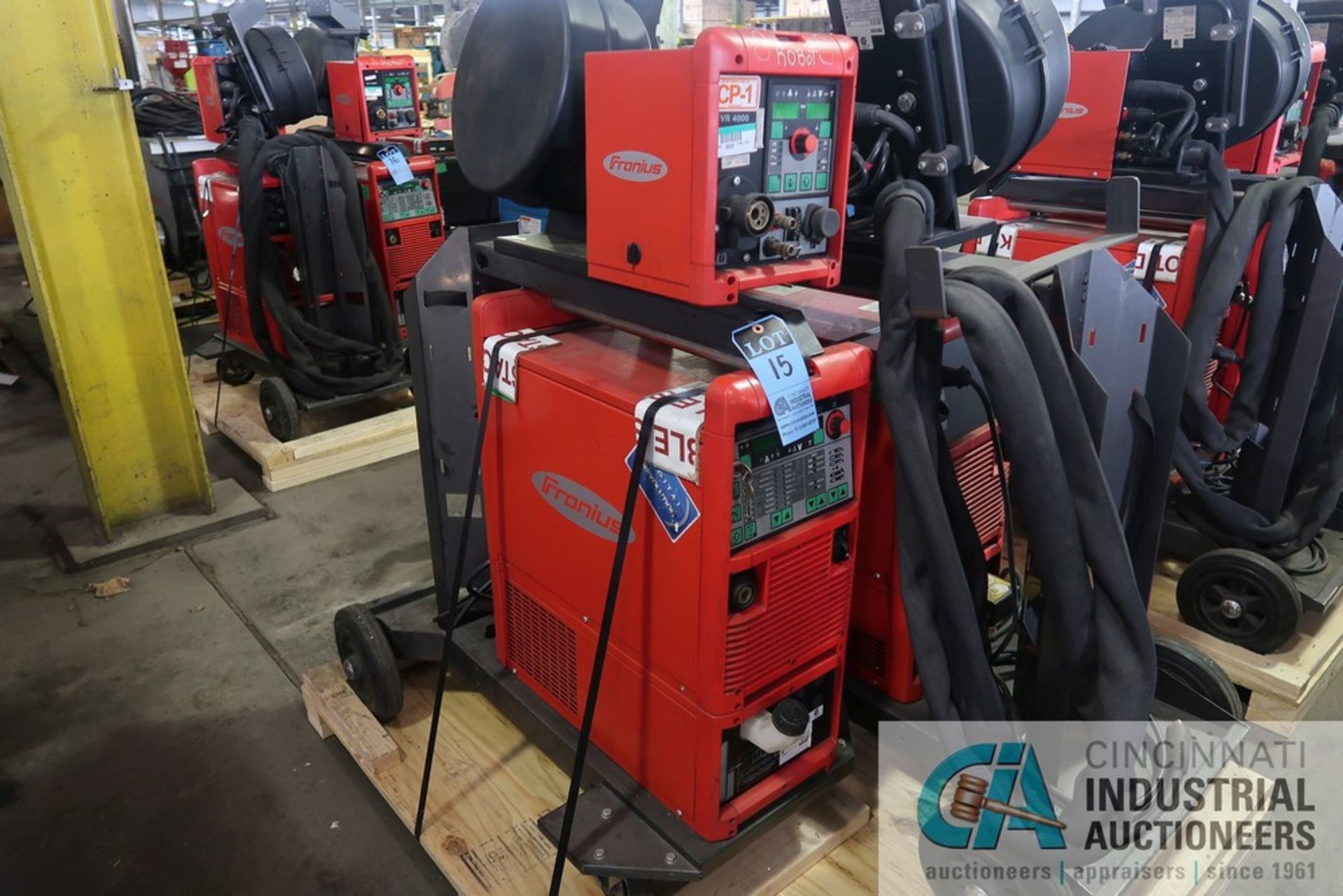 400 AMP FRONIUS TRANSPLUS SYNERGIC 4000 MV MIG WELDING POWER SOURCE S/N 19364316 WITH 24 VOLT