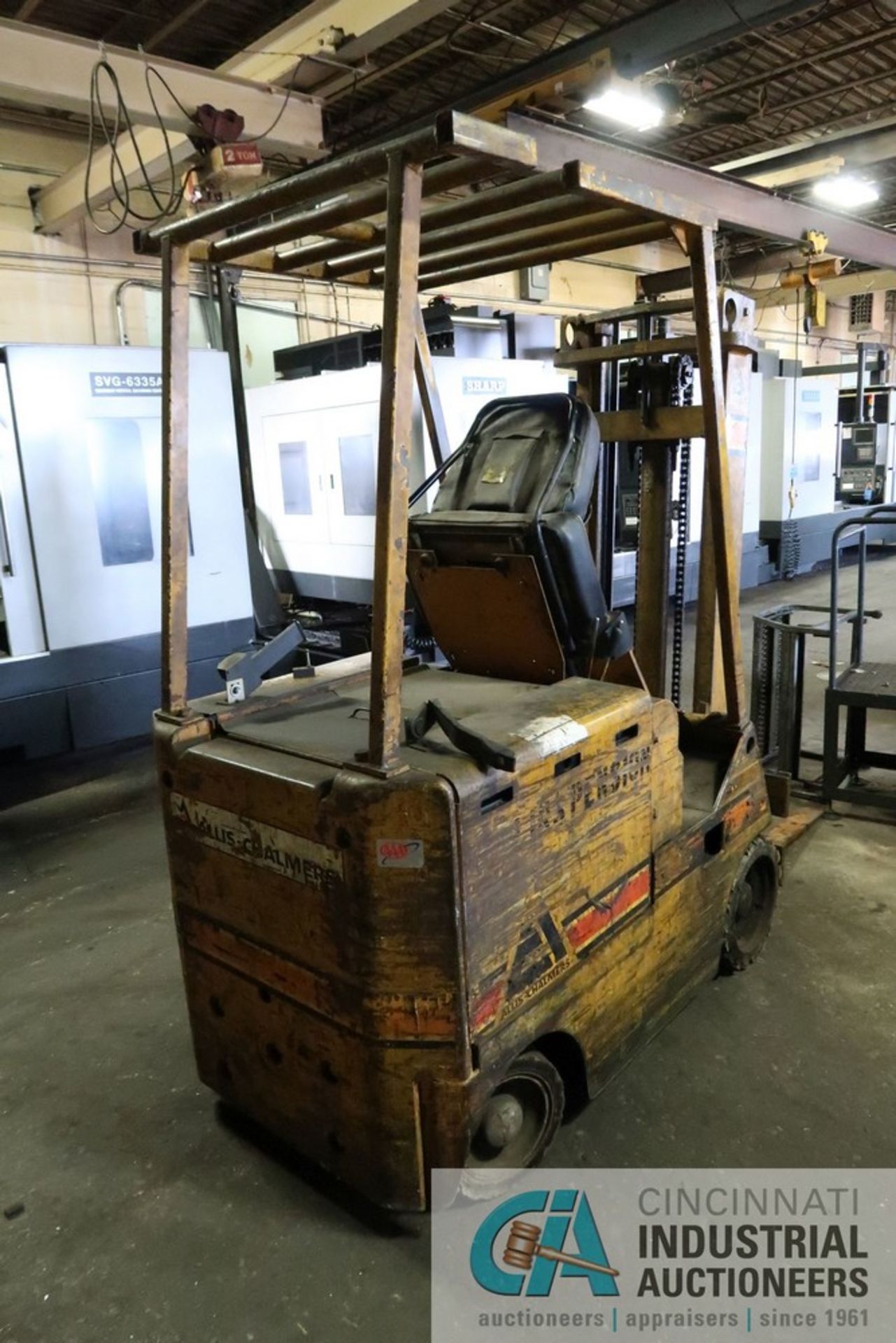 ALLIS CHALMERS ELECTRIC FORKLIFT MODEL ACE40CR; S/N DJD96435, 4,000 LB. CAPACITY, 2,127 HOURS ON - Image 3 of 8