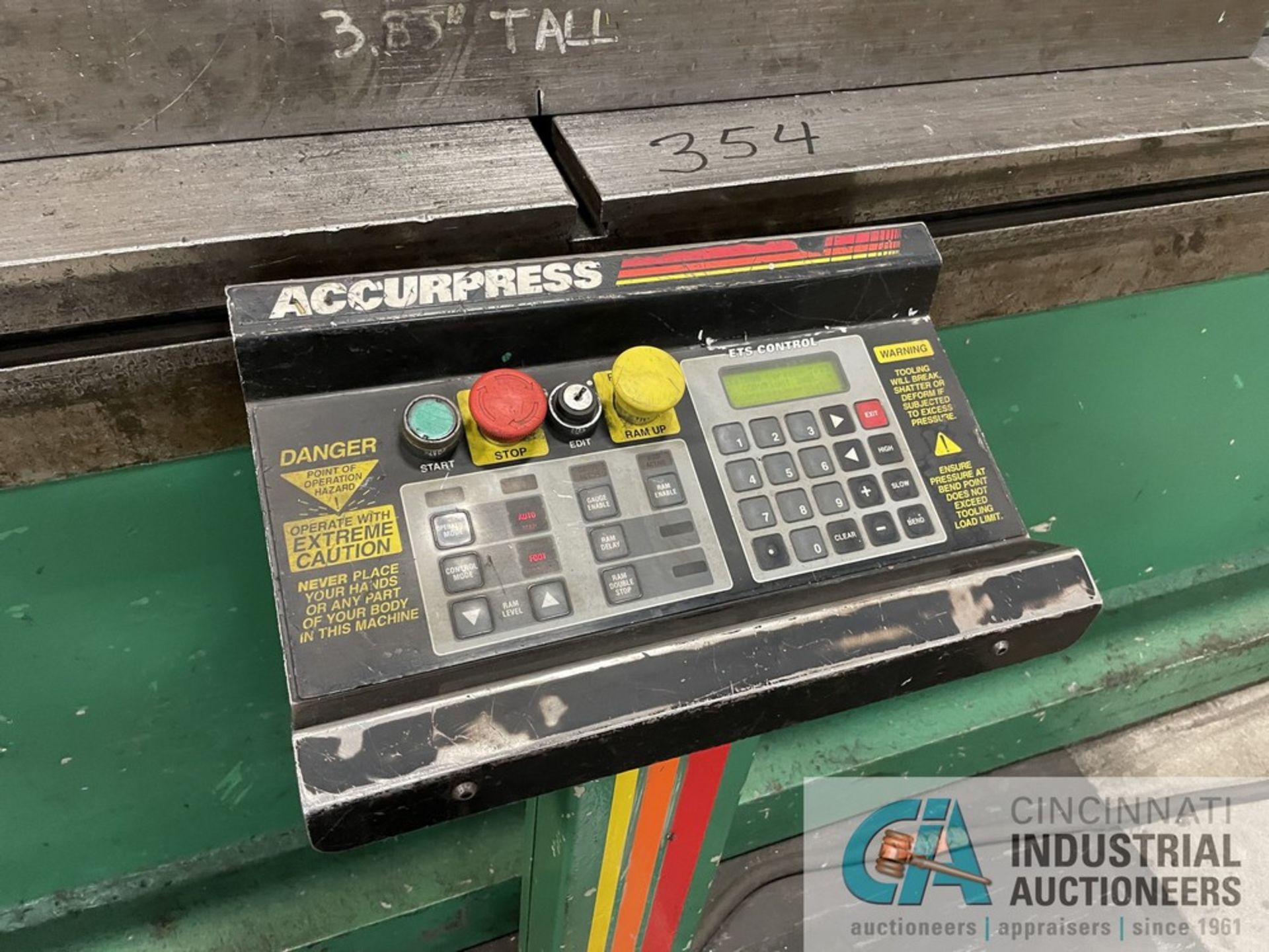 400 TON X 16' ACCURPRESS MODEL 740016 2-AXIS CNC HYDRAULIC PRESS BRAKE; S/N 8652, 14' OVERALL LENGTH - Image 7 of 11