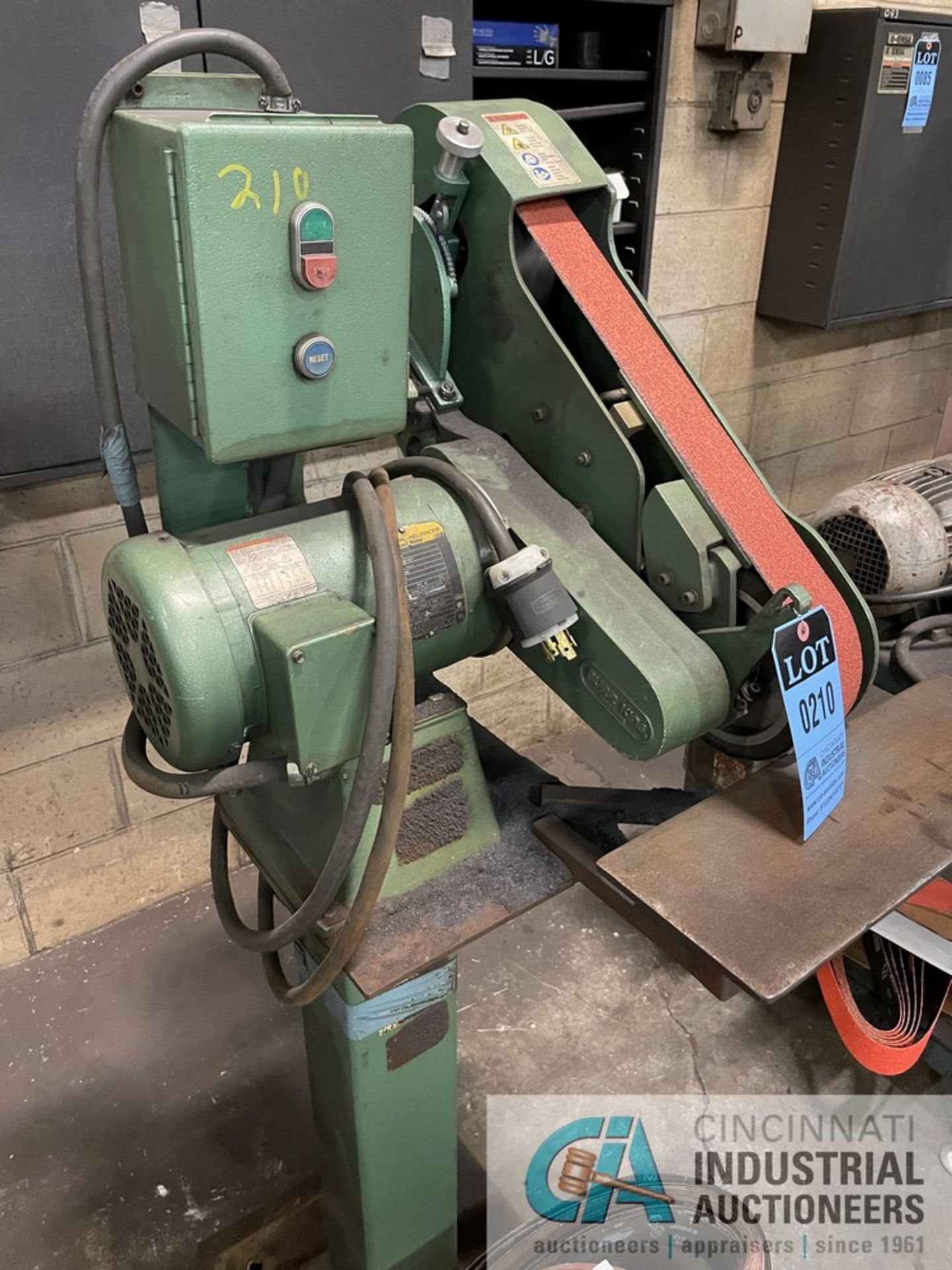 2.5" WIDE BELT BURR-KING FLOOR BELT SANDER S/N BK 36889 3 PHASE, 230/460 VOLTS - Image 2 of 6