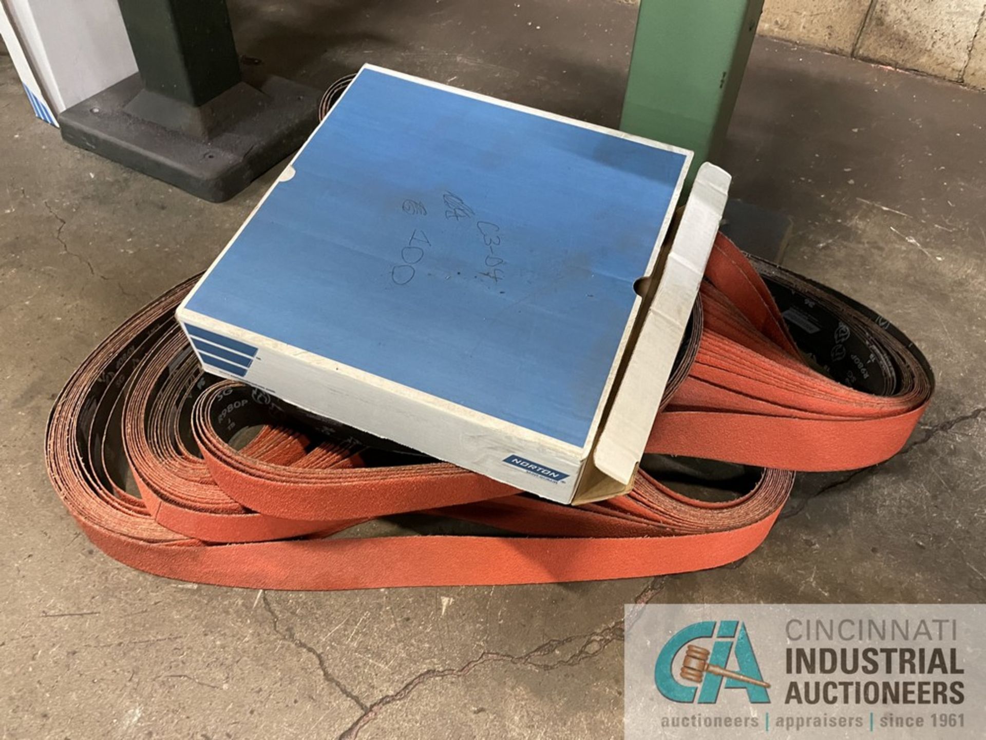 2.5" WIDE BELT BURR-KING FLOOR BELT SANDER S/N BK 36889 3 PHASE, 230/460 VOLTS - Image 6 of 6