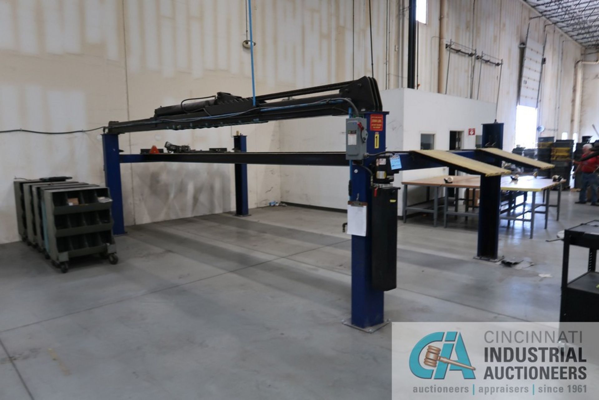 25,000 LB. CAPACITY DRIVE-ON VEHICLE LIFT, 18' LONG RAMP, WITH CABLE WINCH, 3 HP