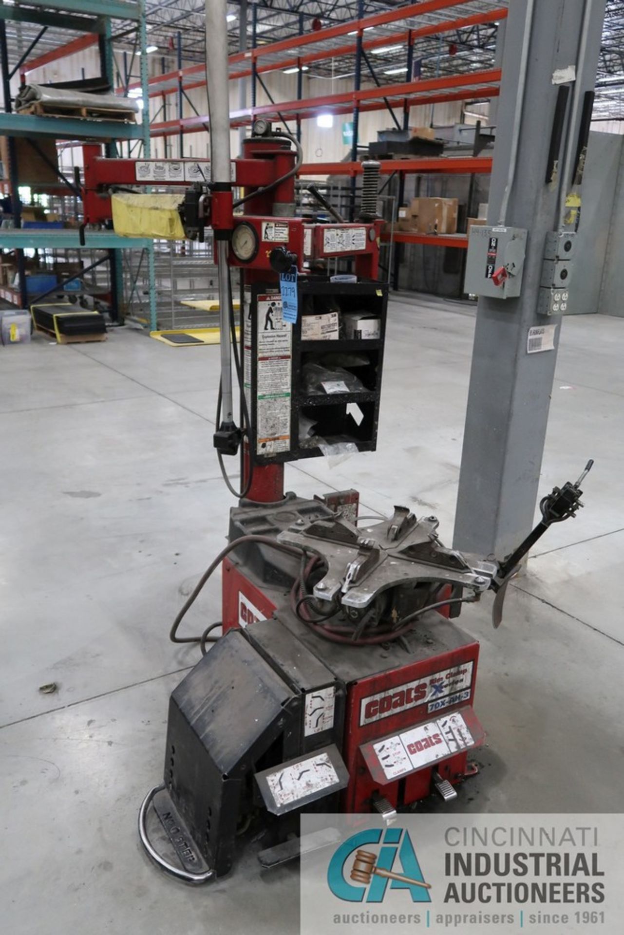 COATS MODEL 70X-AH-3 RIM CLAMP TIRE CHANGER