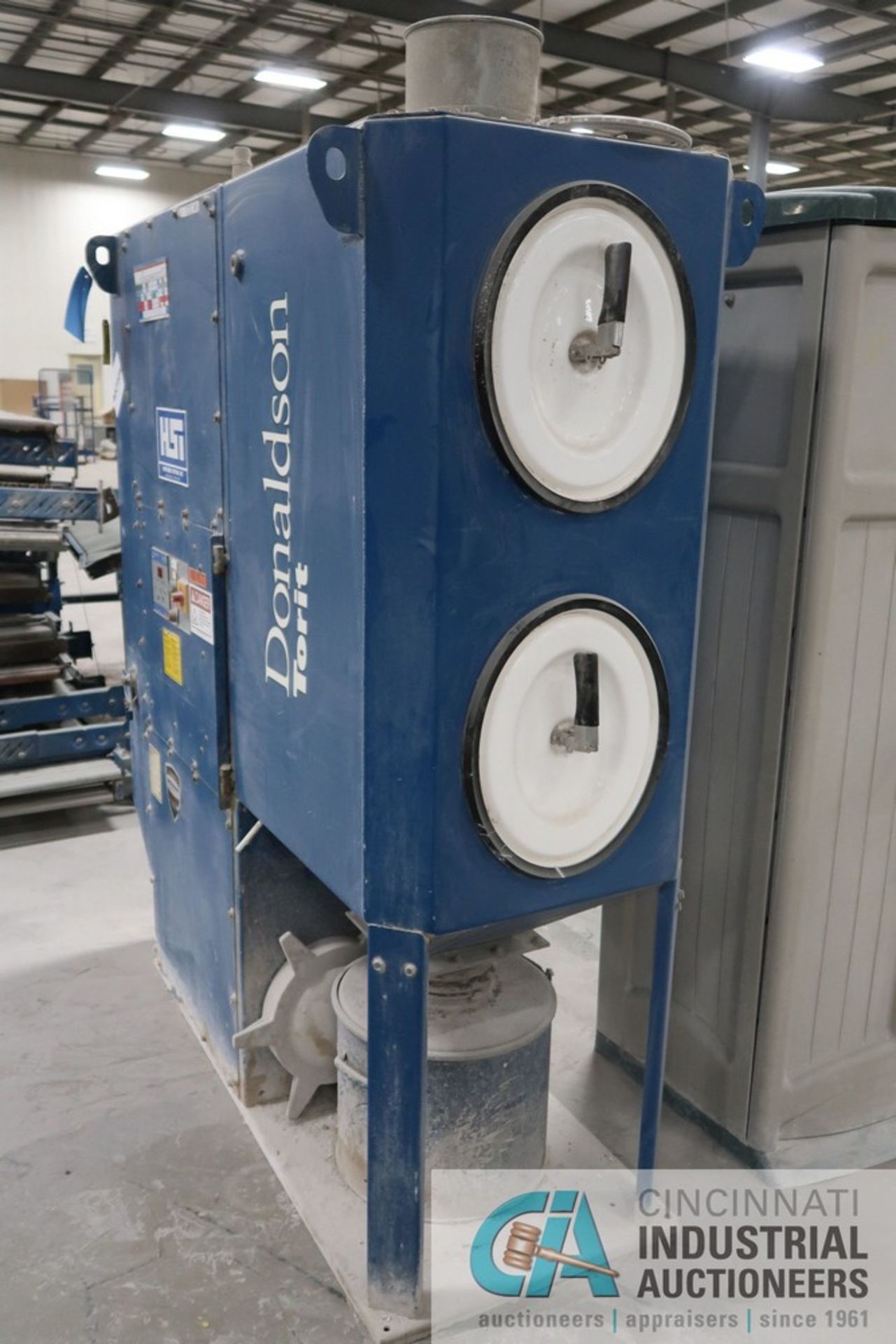 TORIT DONALDSON MODEL DF02-2QS DUST COLLECTOR; S/N 2658370-001, DELTA P CONTROL, 2-FILTER - Image 3 of 5