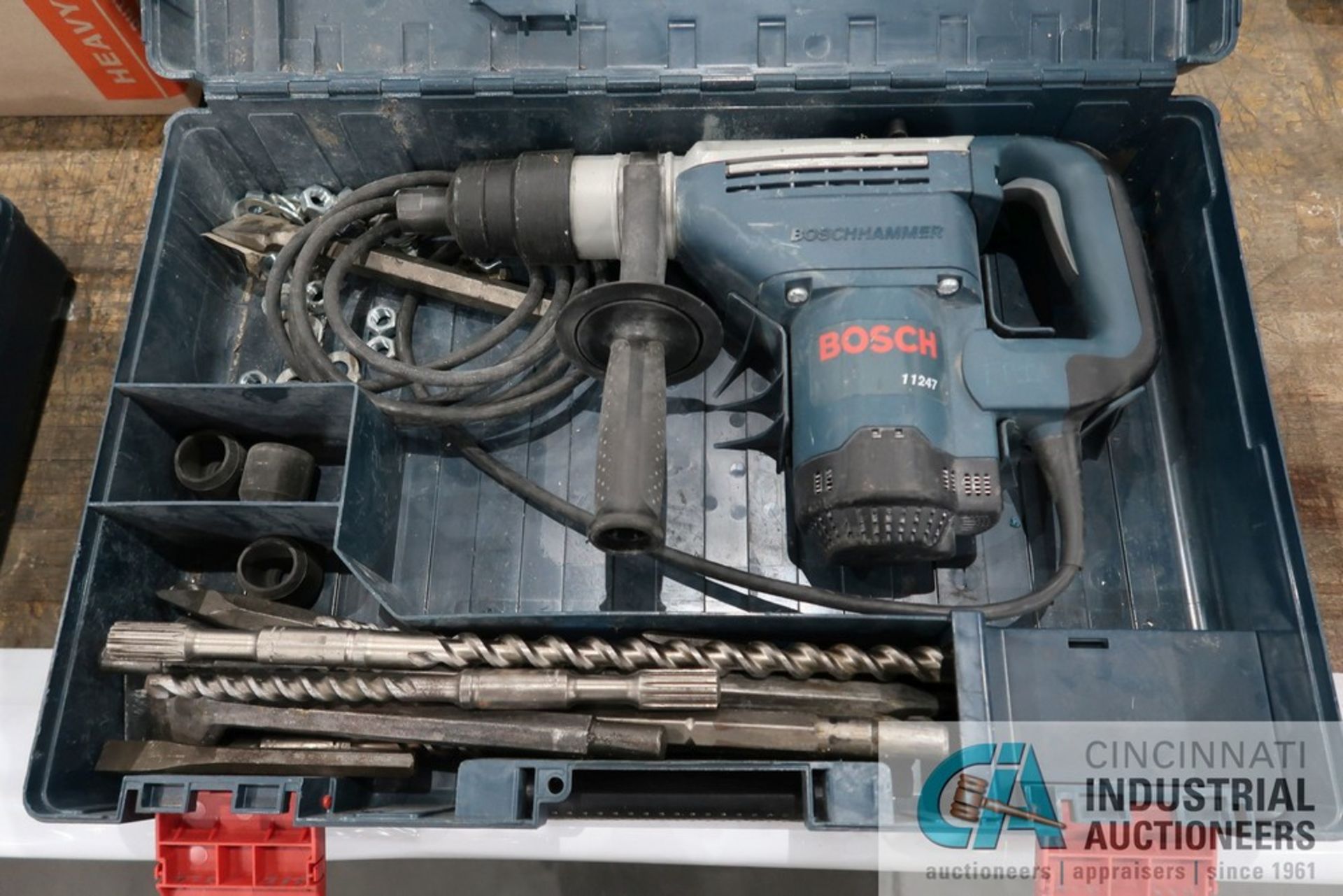 BOSCH MODEL 11247 HEAVY DUTY ELECTRIC HAMMER DRILL