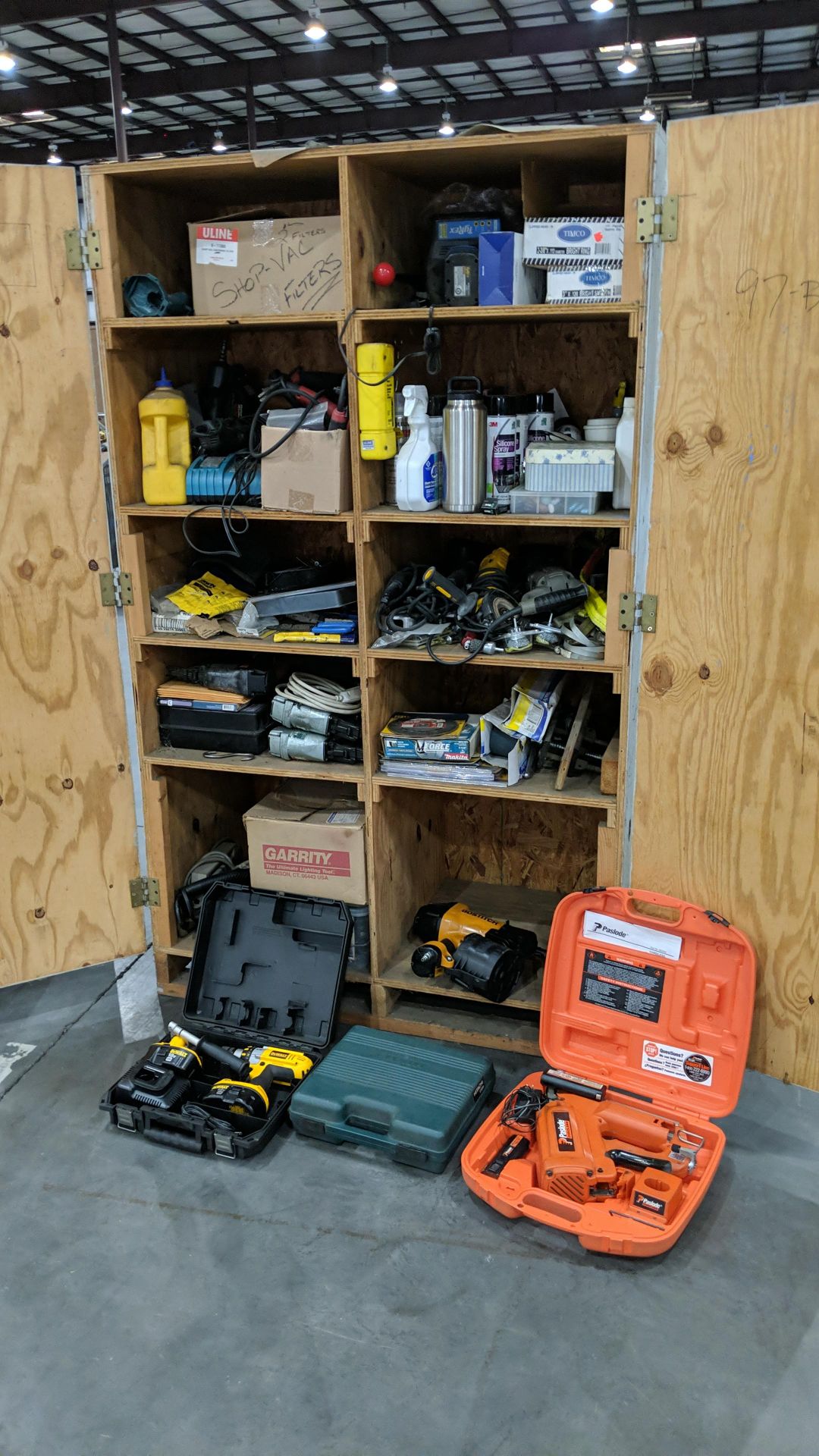 (LOT) MISC TOOLS, SHOP SUPPLIES CABINETS AND CONTENTS - Image 3 of 6