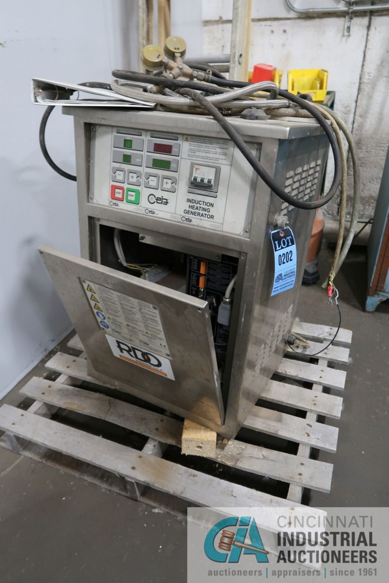 CEIA / RDO INDUCTION MODEL F12-0/220 INDUCTION MELTING FURNACE; S/N 20800838003, 12 KW, 980 CC - Image 2 of 7