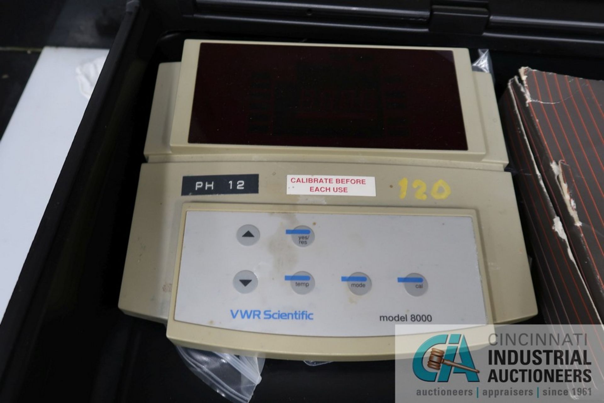 VWR SCIENTIFIC MODEL 8000 PH METER - Image 2 of 2