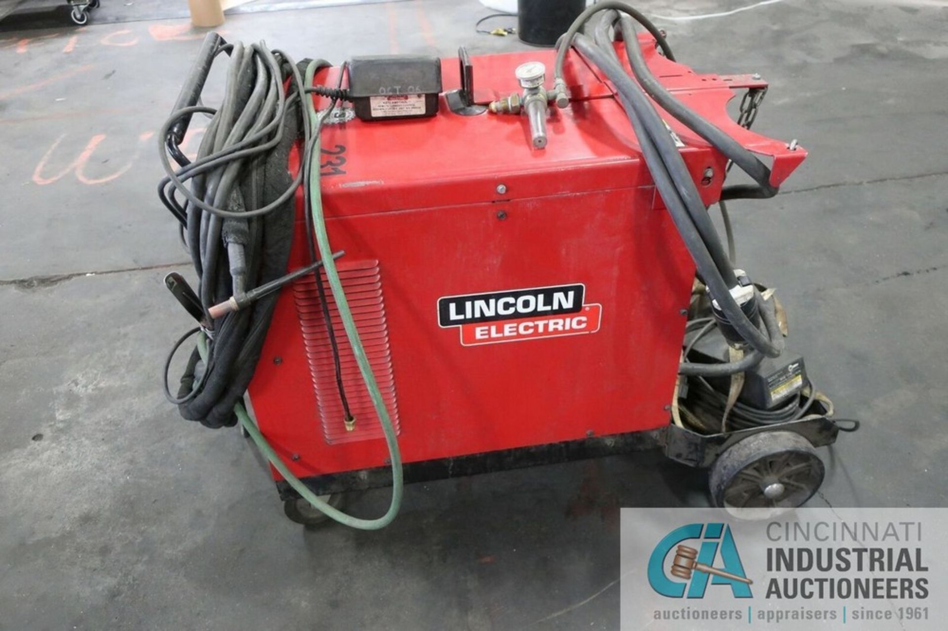 LINCOLN SQUAREWAVE TIG 275 WELDER - Image 4 of 5