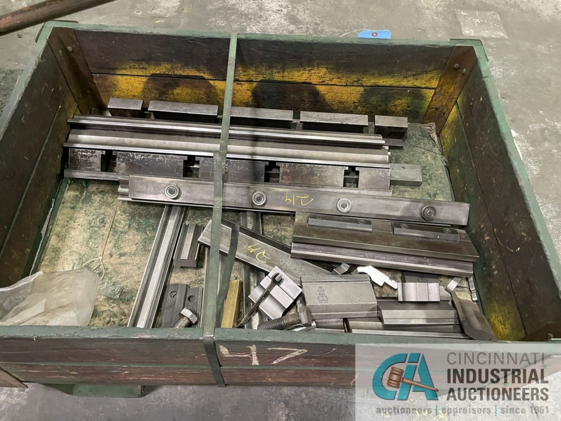 (LOT) SKID OF PRESS BRAKE TOOLING AND DIES - Image 3 of 5