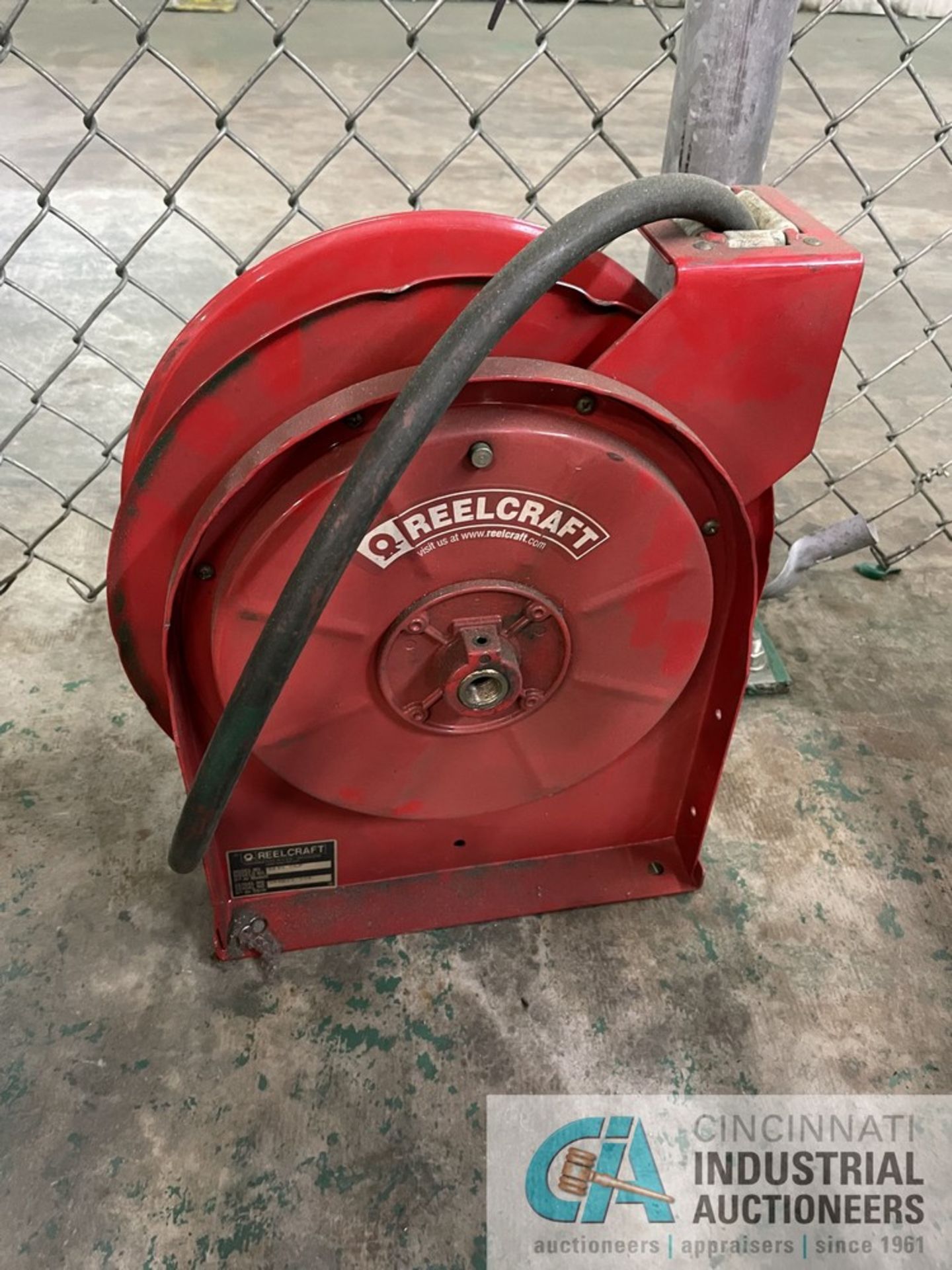 (LOT) (2) AIRHOSE REELS AND (2) 2,500 LB. ROTHENBERGER JACK STANDS - Image 6 of 8