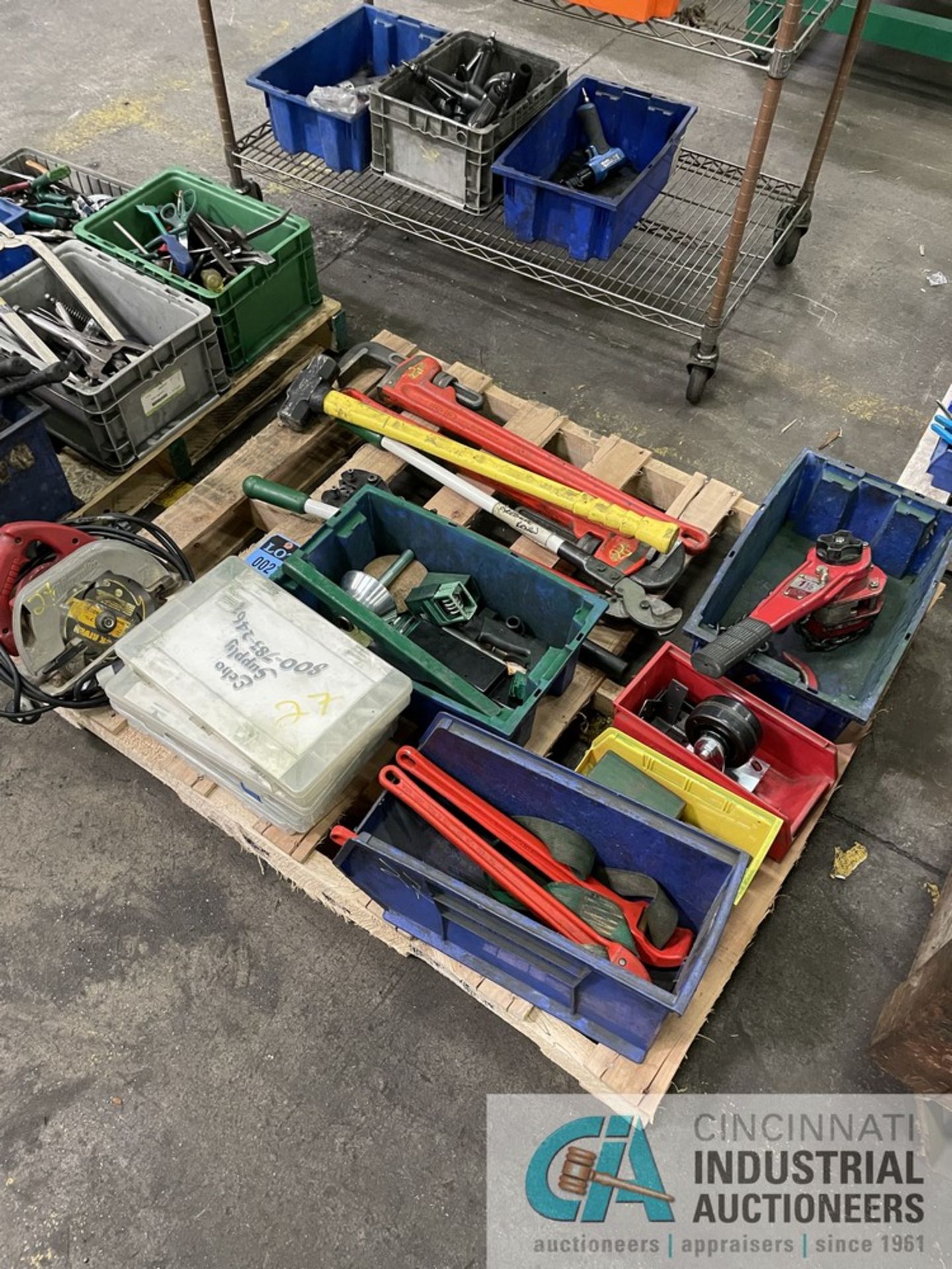 (LOT) PALLET OF MISCELLANEOUS HAND TOOLS AND POWER TOOLS - Image 2 of 5
