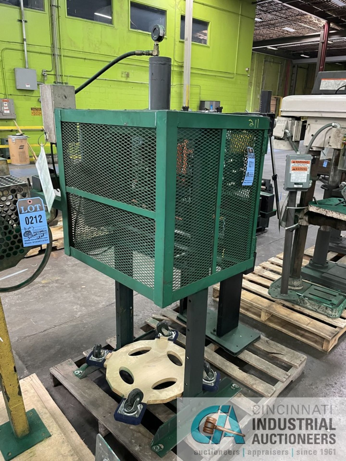 10 TON DURA HYDRAULIC PRESS FORCE 10 H-FRAME - Image 4 of 6