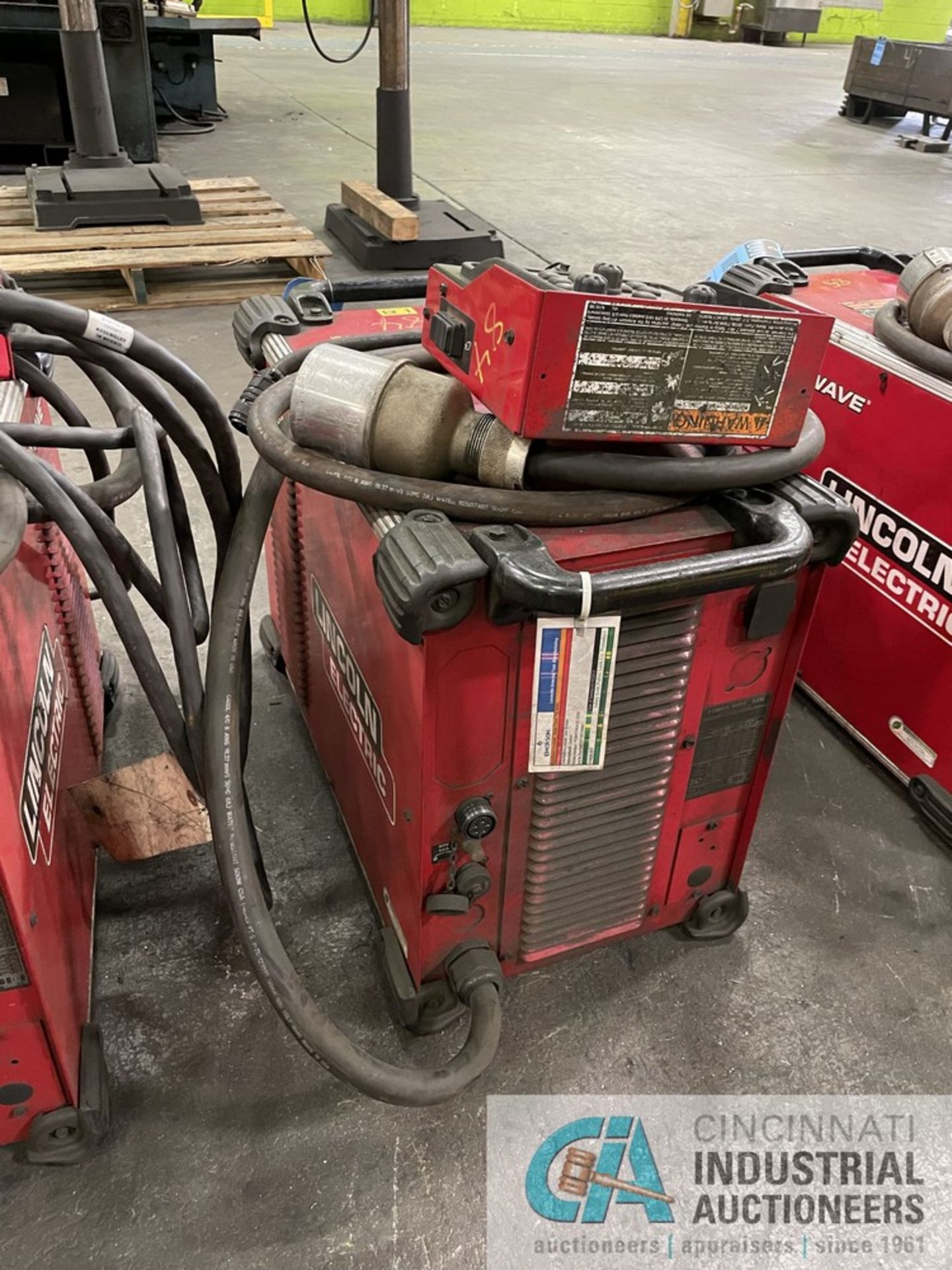 350 AMP LINCOLN S350 POWER WAVE ADVANCED PROCESS WELDER S/N U1130706851, WITH POWER FEED - Image 2 of 5