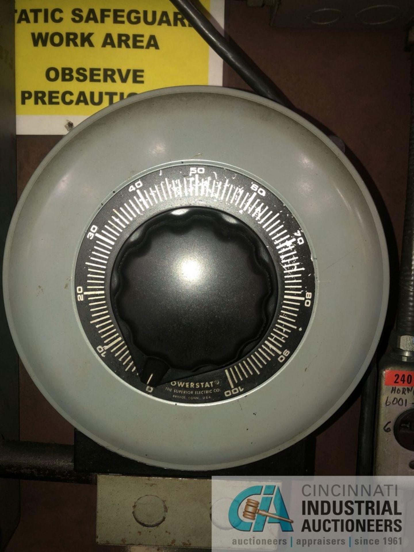 AMP LOAD TEST CELL: POWERSTAT RHEOSTAT; AC VOLT METER - Image 5 of 6