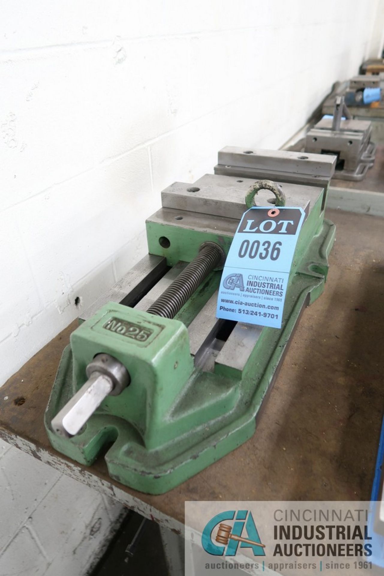 8-1/2" NO. 25 PRECISION MILL VISE