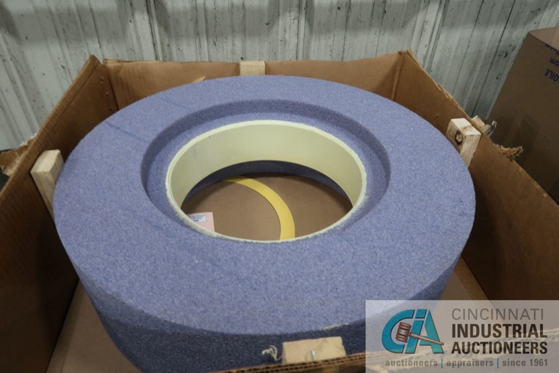 (LOT) MISCELLANEOUS SIZE GRINDING WHEELS AND SEGMENTS - Image 3 of 10