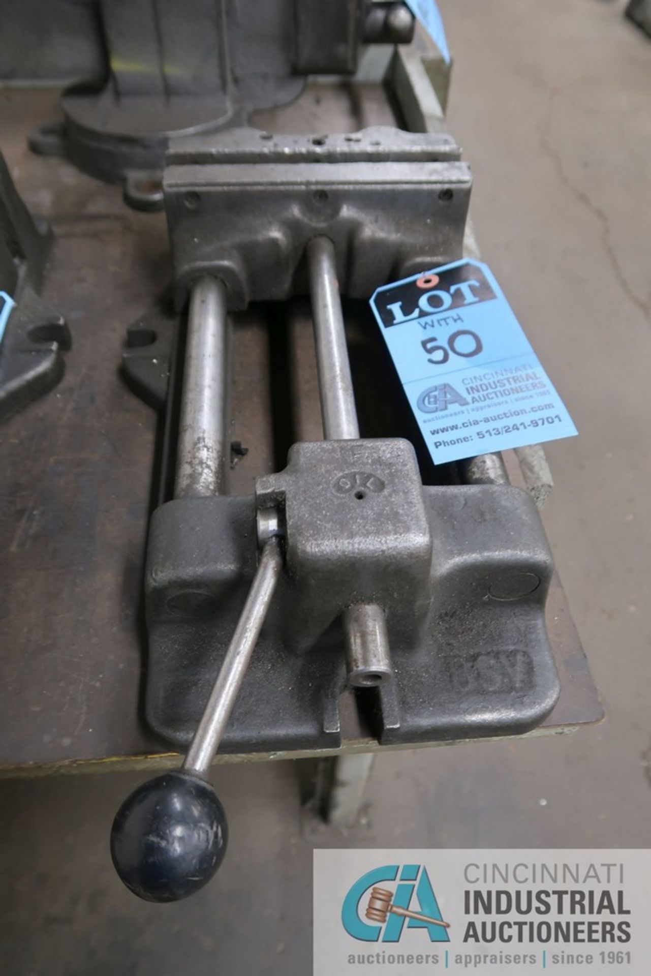 8" SLIDING BAR DRILL VISES WITH 4" BENCH VISE - Image 2 of 3