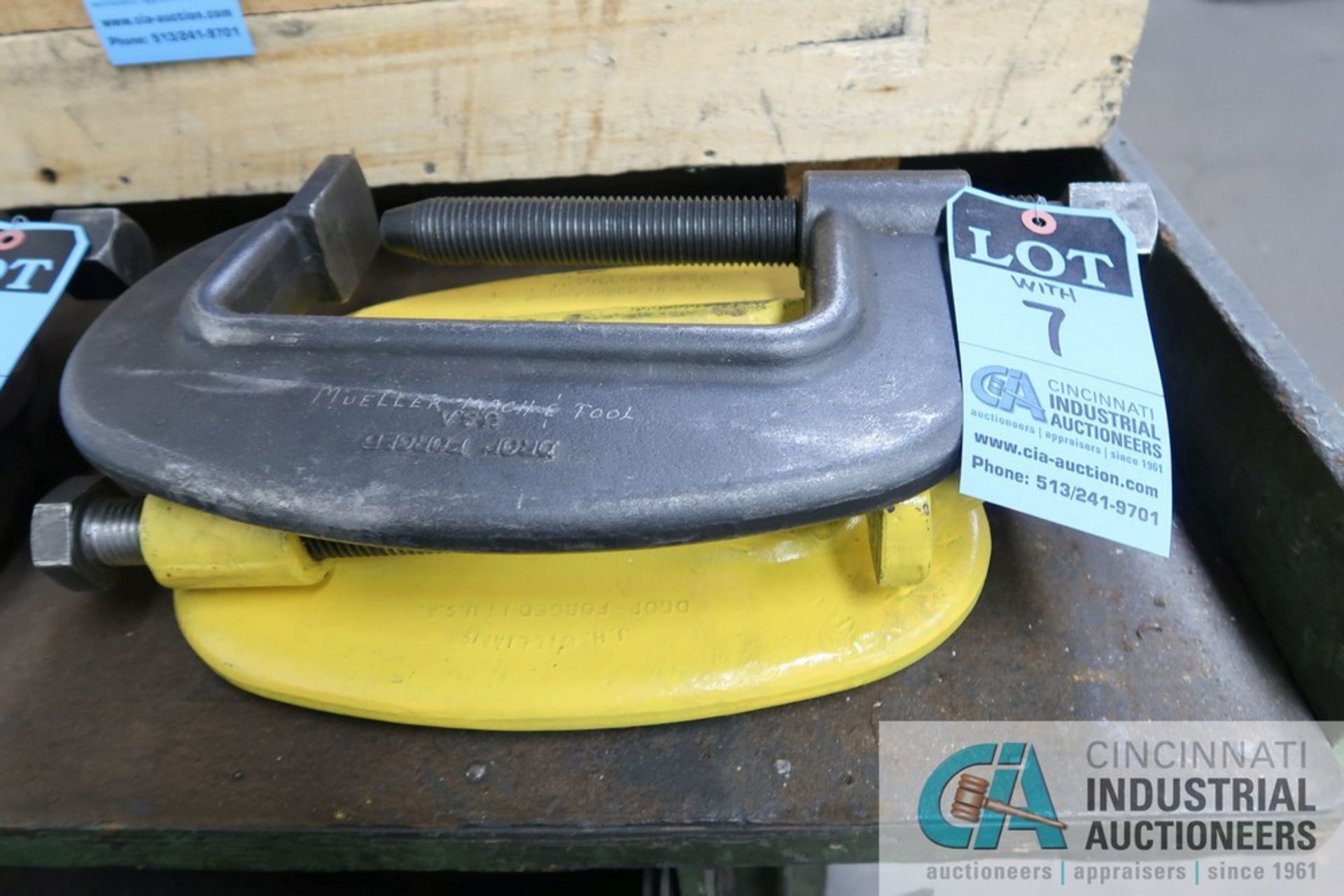 (LOT) 10" AND 8" HEAVY DUTY SERVICE CLAMPS - (16) TOTAL CLAMPS - Image 4 of 5