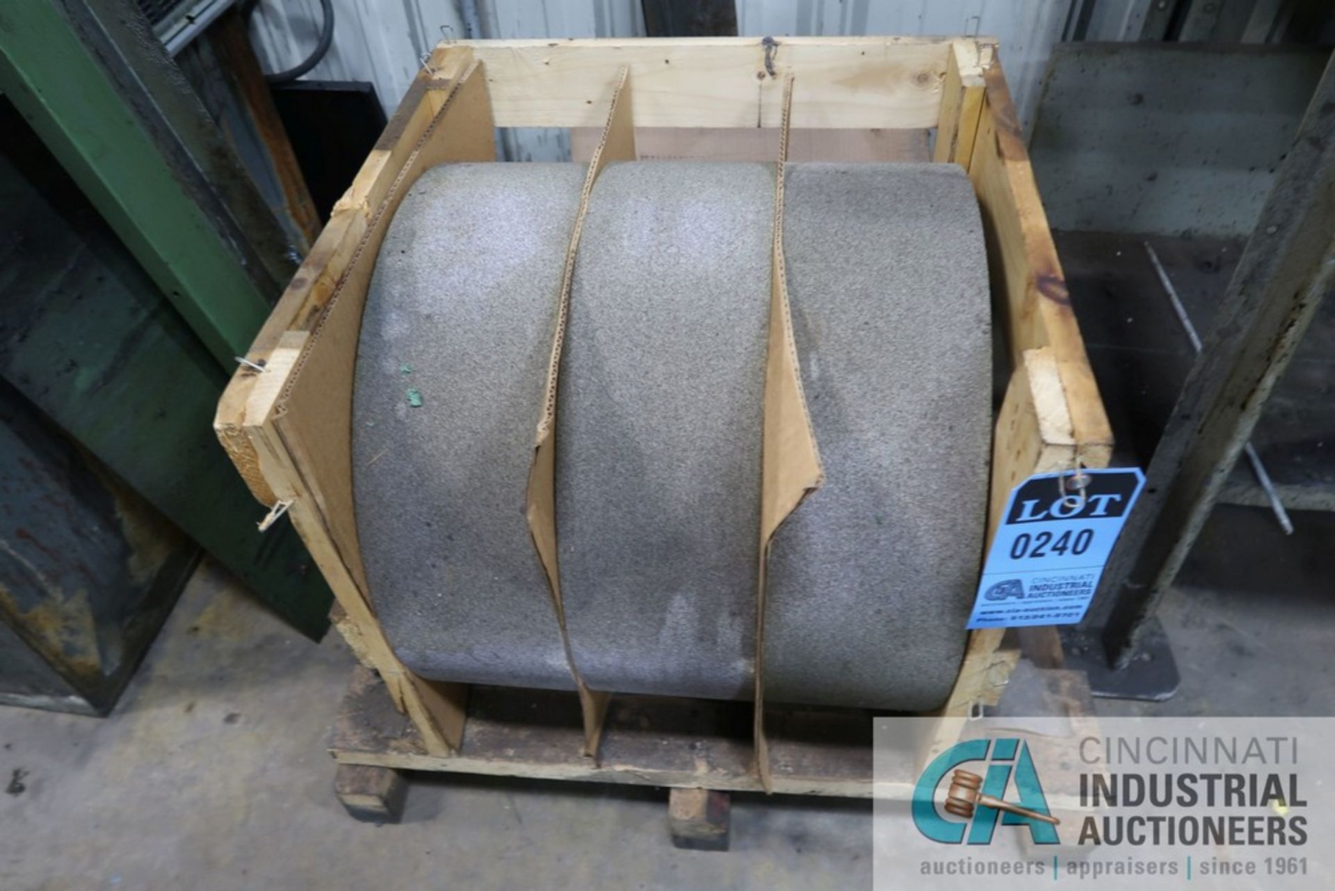 (LOT) MISCELLANEOUS SIZE GRINDING WHEELS AND SEGMENTS