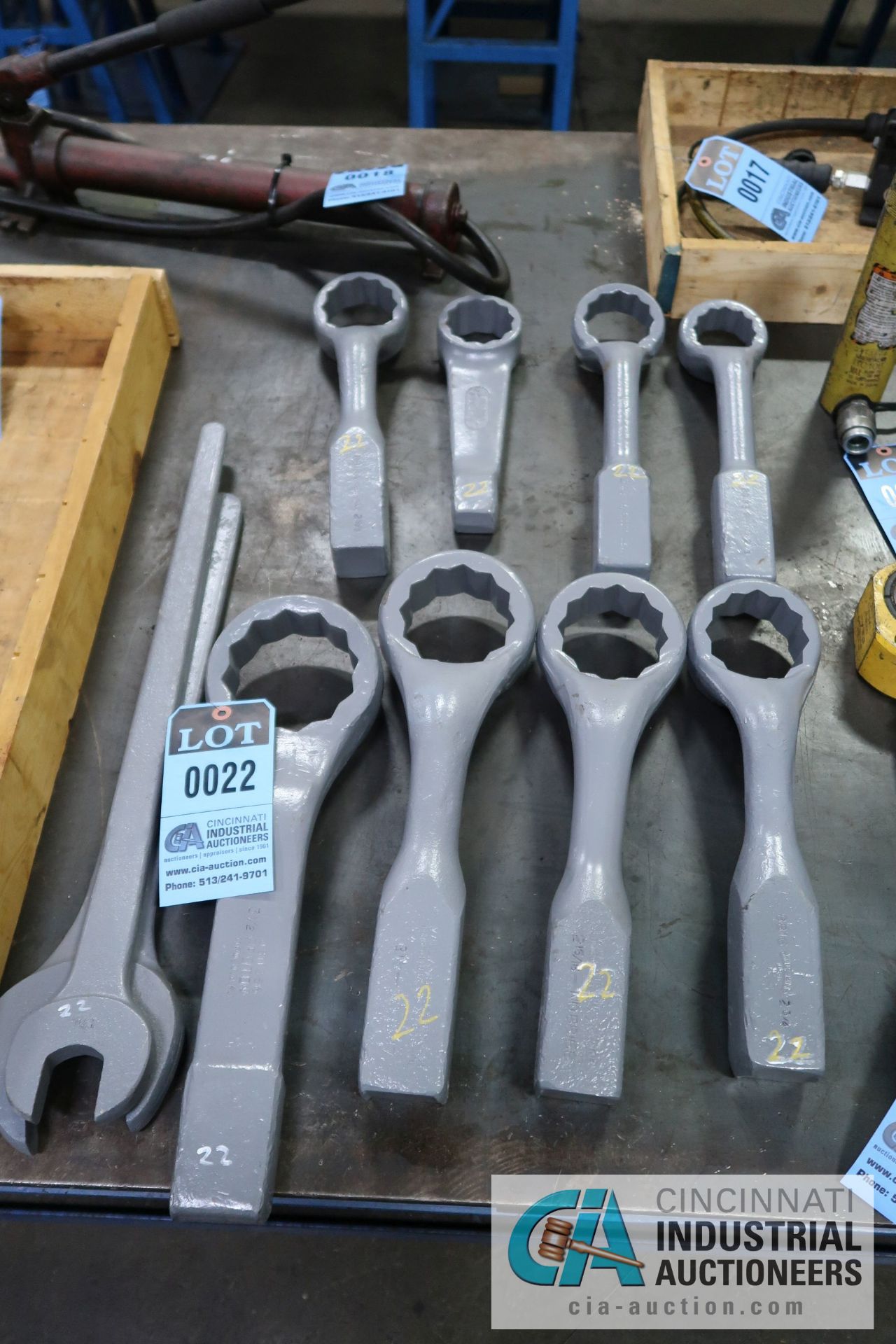 (LOT) STRIKING WRENCHES 2 1/8"-3 1/2"