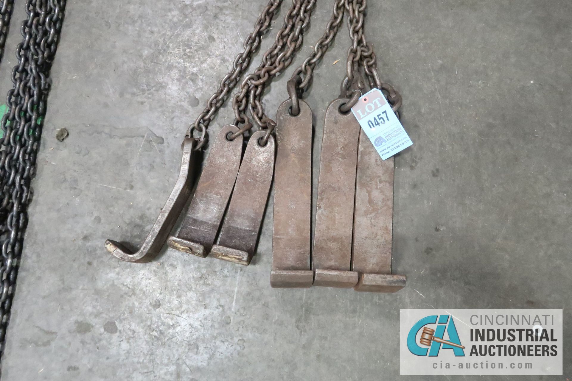 6 FT. 3-HOOK CRANE CHAINS - Image 2 of 3