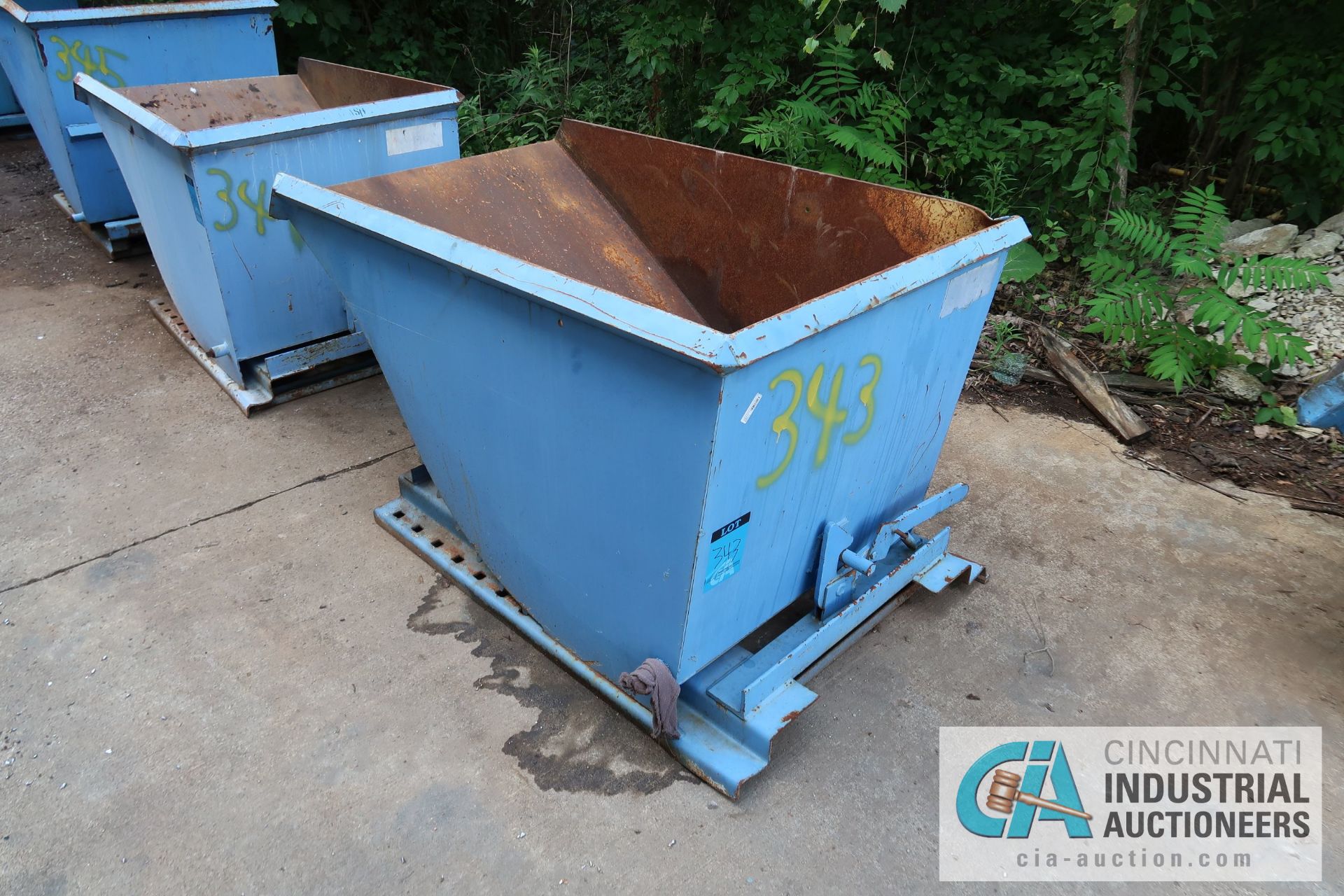 1/2 CUBIC YARD SELF DUMPING HOPPER