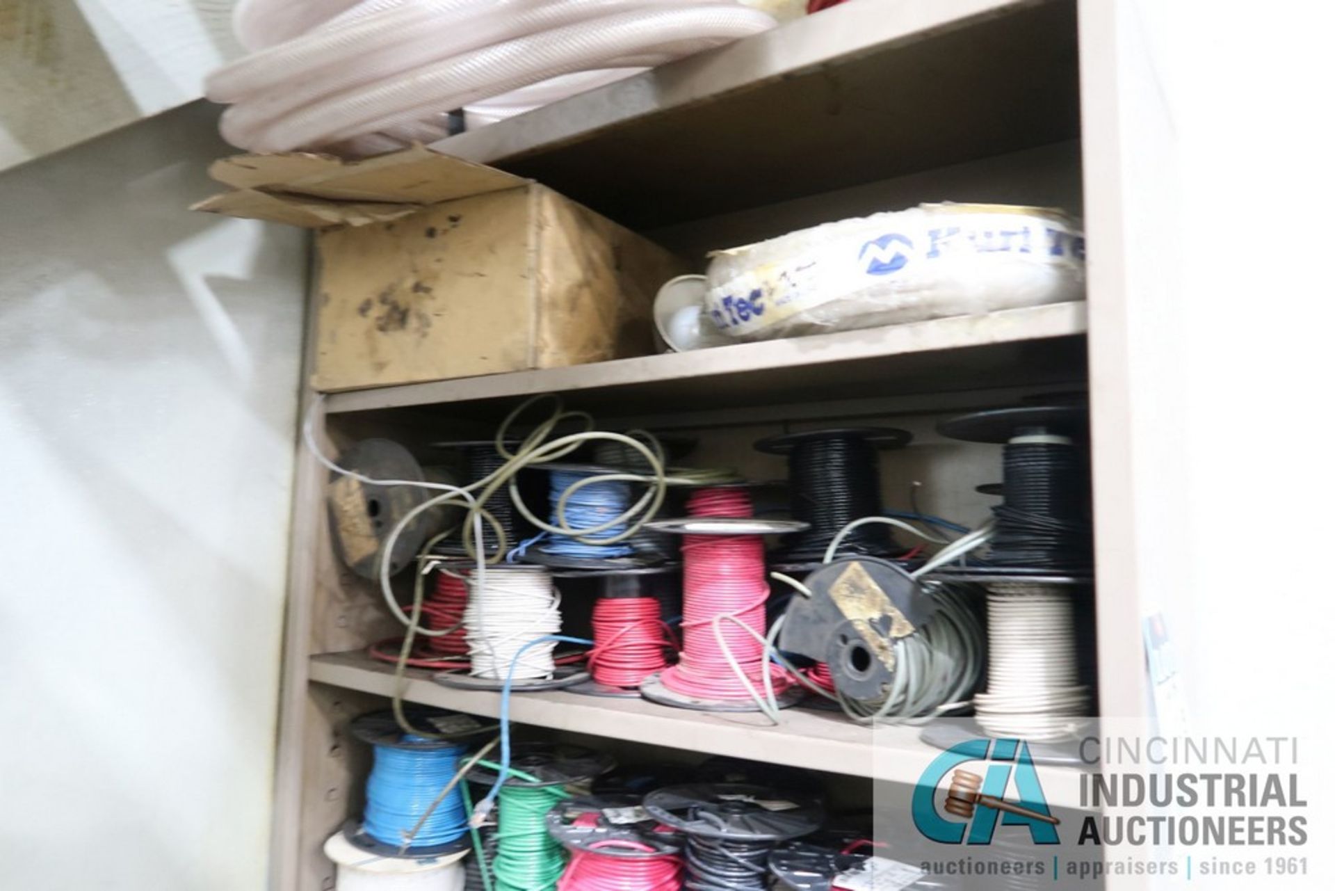 (LOT) MISCELLANEOUS ELECTRICAL WIRE WITH CART AND SHELVING - Image 4 of 5