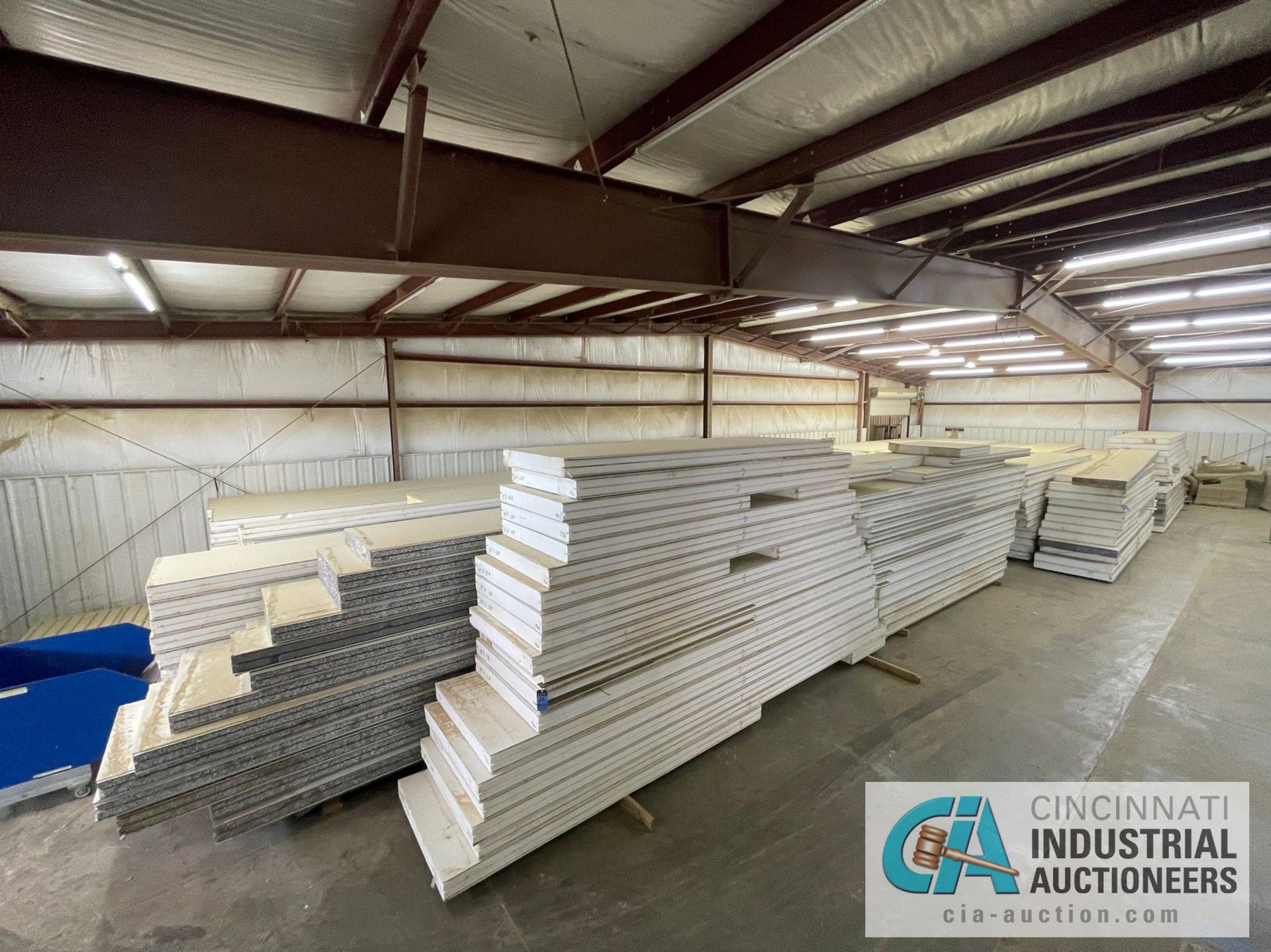 ****(LOT) APPROX. (250) 4' WIDE X 6" THICK REFIRGERATION PANELS, MOST 295" HIGH, APPROX. 1/2 HAVE