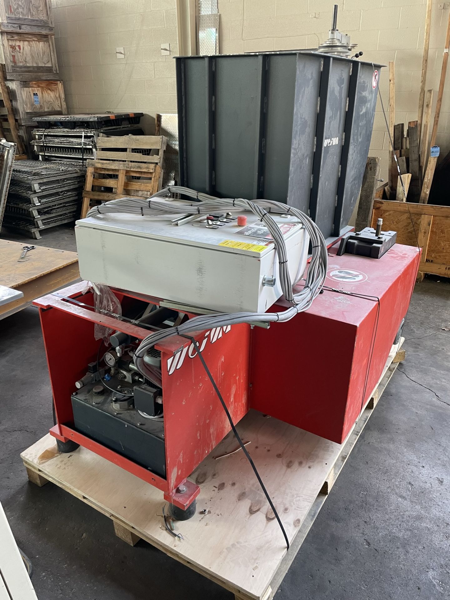 ****24 HP Weima Model WL-4 Single Shaft Shredder (New 2015) - Located in Cincinnati, Ohio - Image 5 of 11