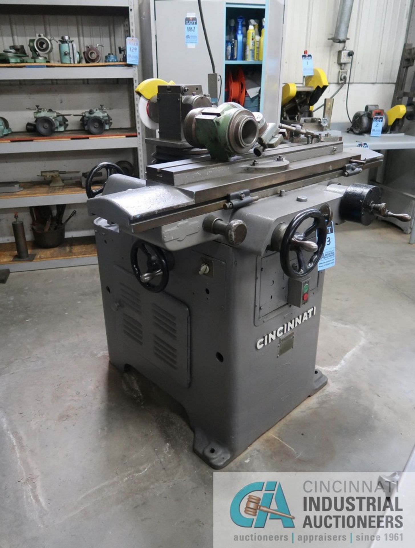 CINCINNATI MODEL NO. 2 UNIVERSAL TOOL GRINDER; S/N 102T1Y-162, WITH ATTACHMENTS AND 5-1/2" X 36" T- - Image 4 of 10